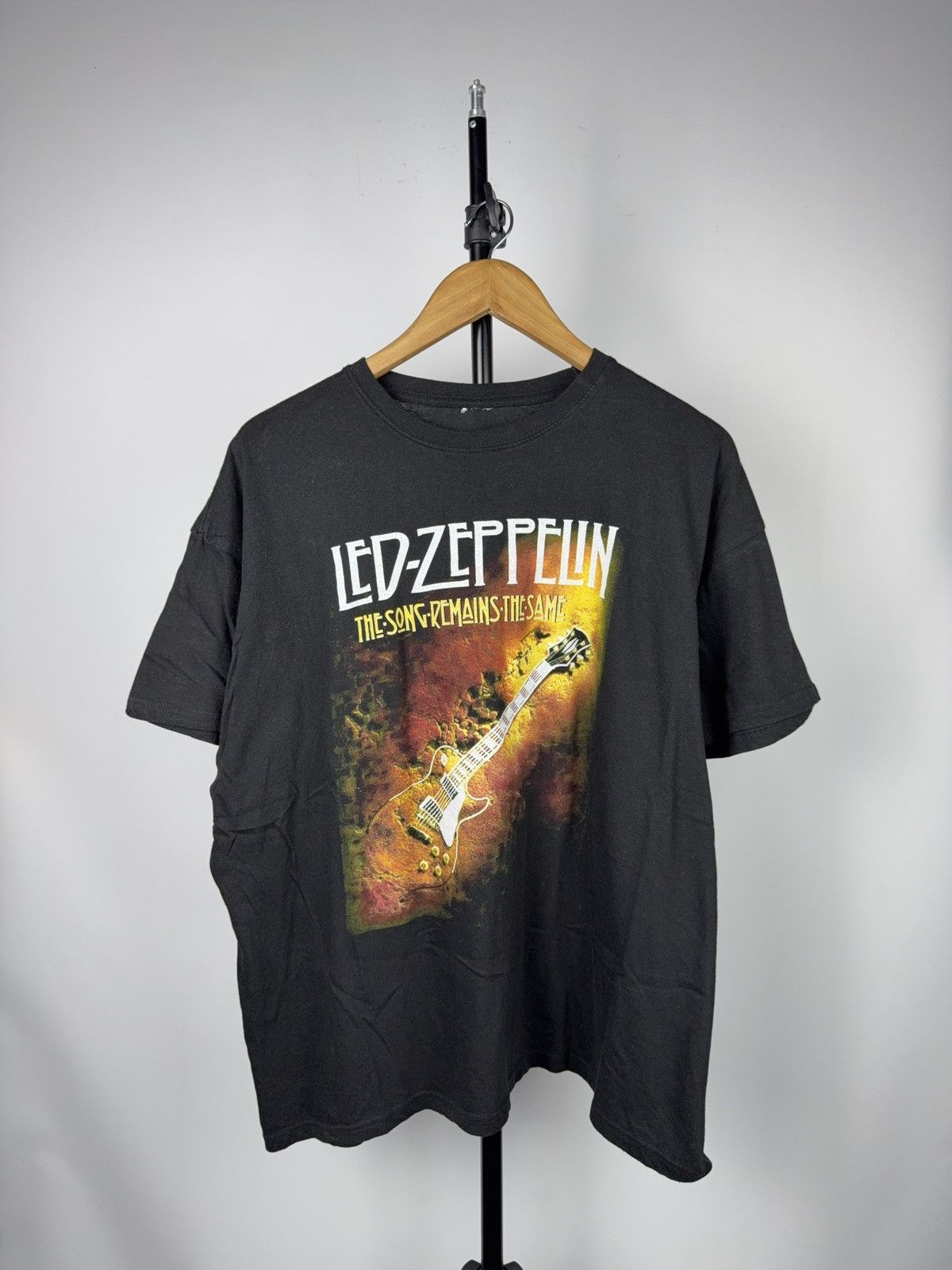 Zeppelin 00s Led Zeppelin The Song Remains The Same T Shirt Hoodie, Sweatshirt | PodTeesHub.com
