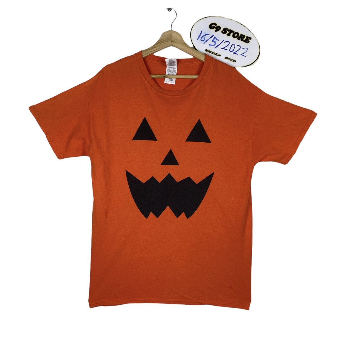 Expert Horror Offer Vintage 2000s Halloween Horror Tee T Shirt Hoodie, Sweatshirt | PodTeesHub.com