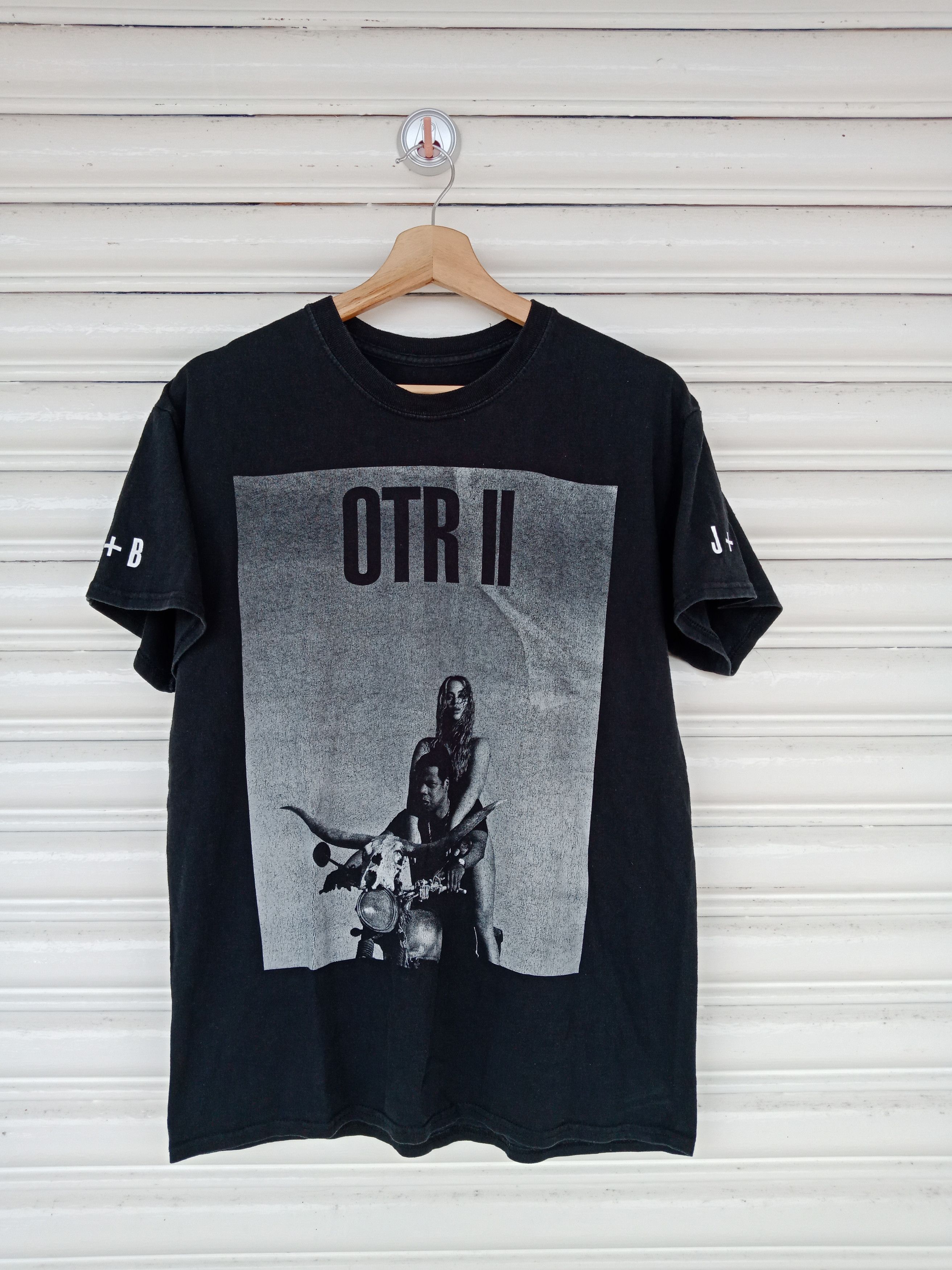 Z Jay Z Beyonce Otr Ii Concert Tour T-Shirts, Hoodie, Sweatshirt | PodTeesHub.com