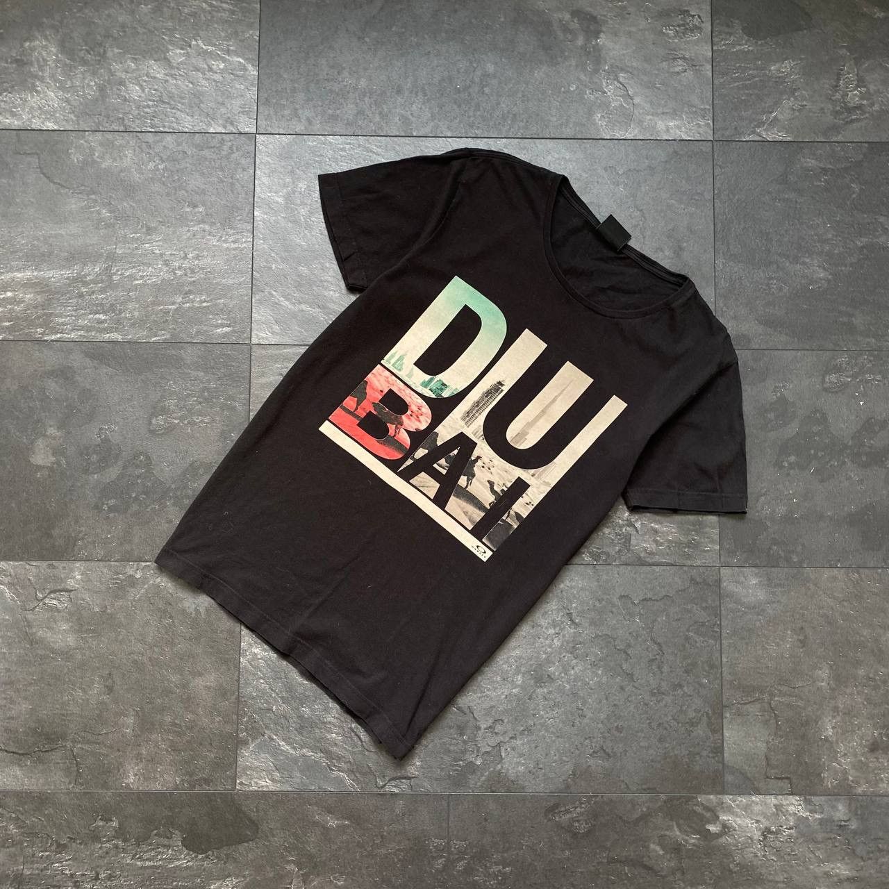 Streetwear X Vintage Vintage Big Logo Dubai Oakley Tee Shirt Hoodie, Sweatshirt | PodTeesHub.com