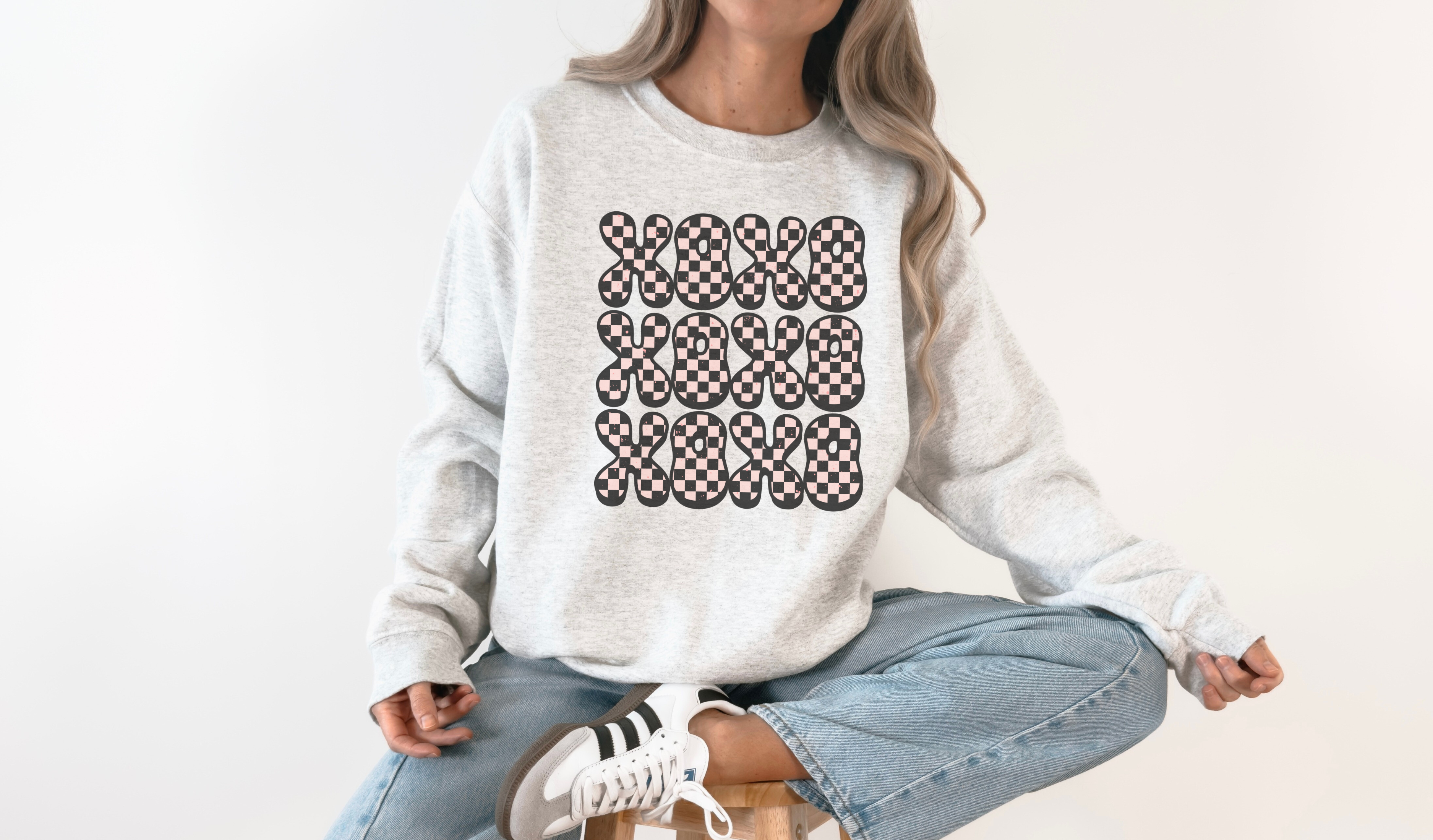 Xoxo Checkered Crew Neck Sweatshirt T-Shirts, Hoodie | PodTeesHub.com