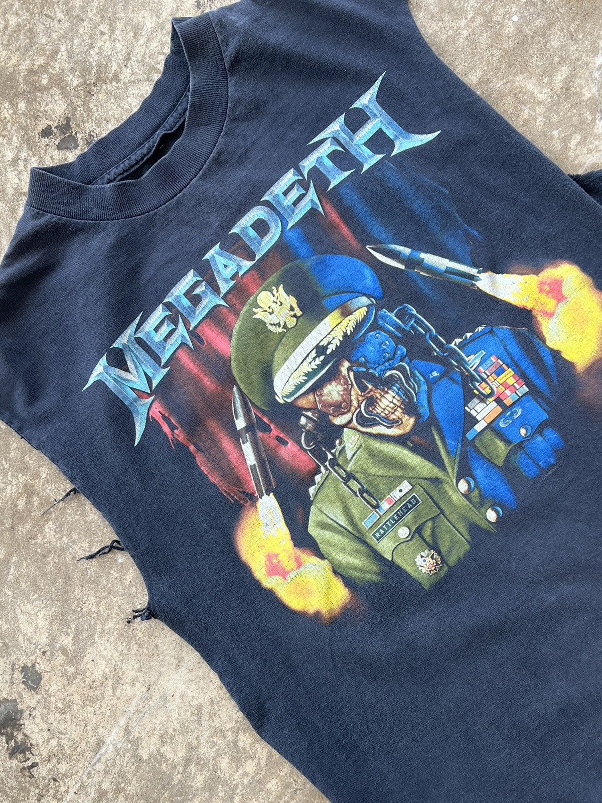 Band Tees Vintage Megadeth Cut Sleeve Tank Tee Medium Hoodie, Sweatshirt | PodTeesHub.com