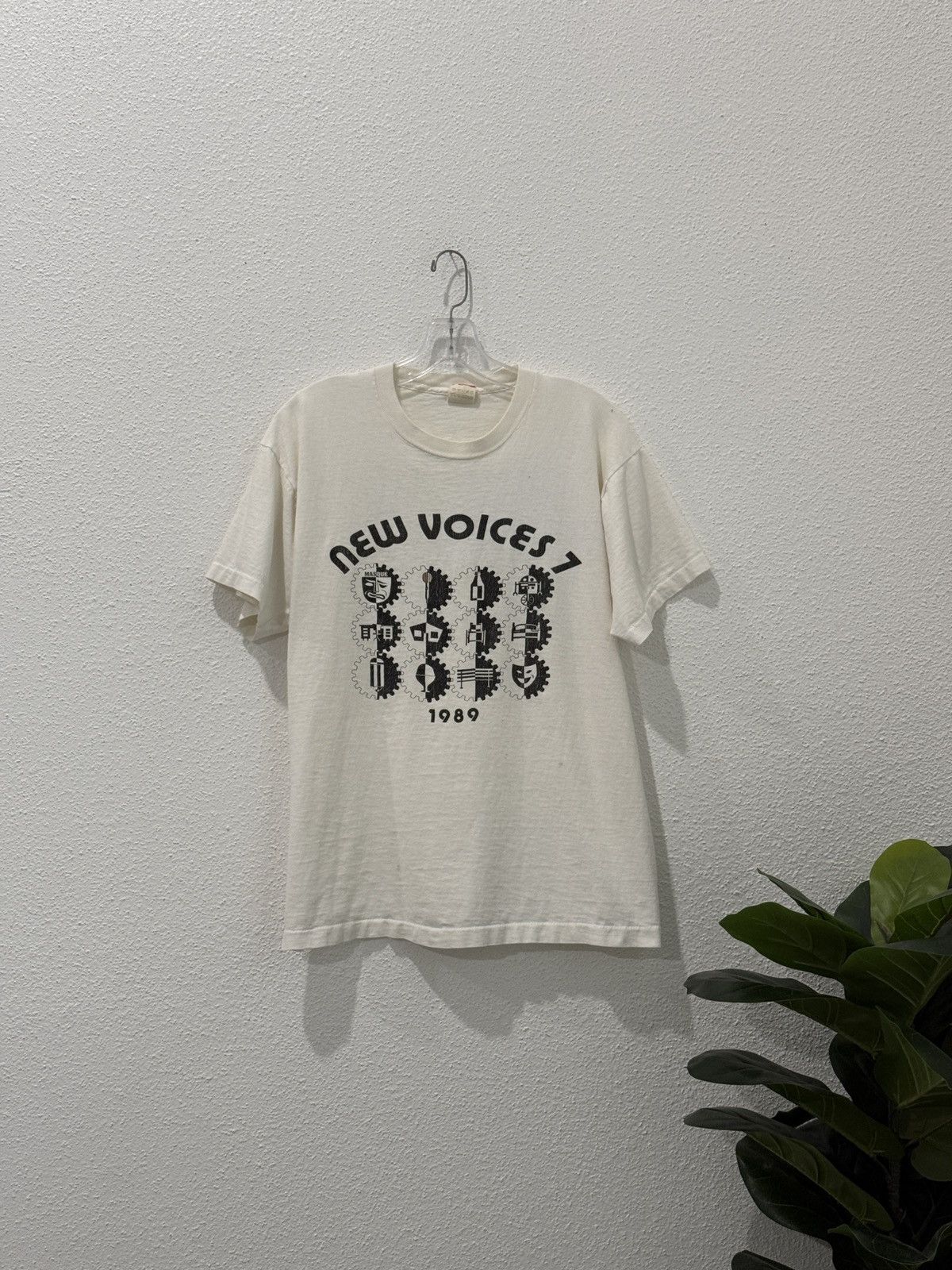 Fruit Of The Loom Vintage 80s New Voices 7 1989 Theater Arts Graphic T Shirt L Hoodie, Sweatshirt | PodTeesHub.com