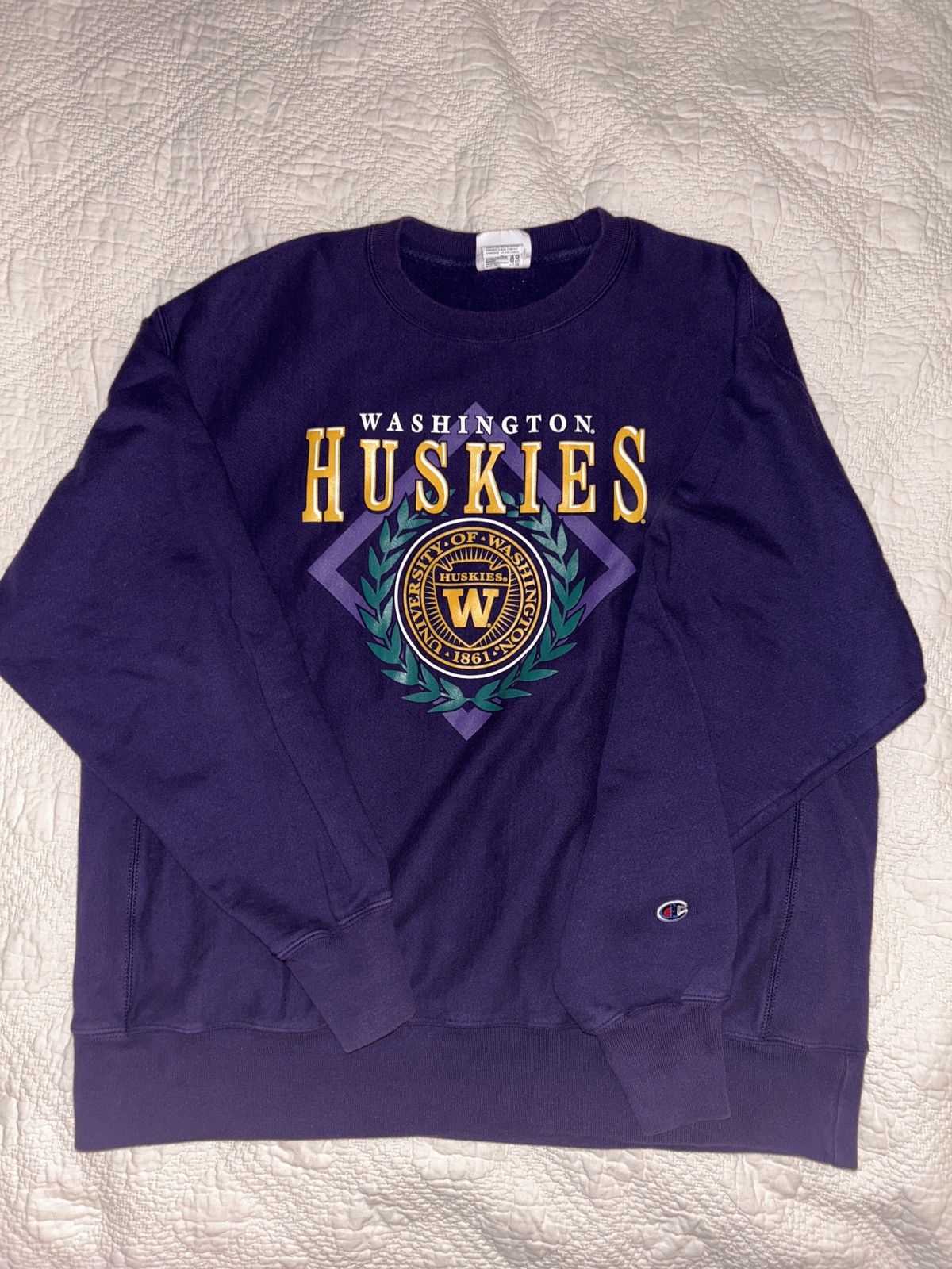 Champion University Of Washington Graphic Sweatshirt T-Shirts, Hoodie | PodTeesHub.com