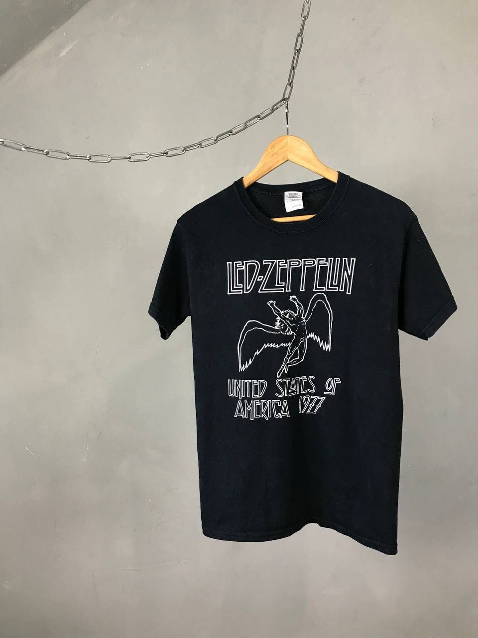 Led Zeppelin X Vintage Led Zeppelin 2000 Vintage Rock Band Tee Hoodie, Sweatshirt | PodTeesHub.com