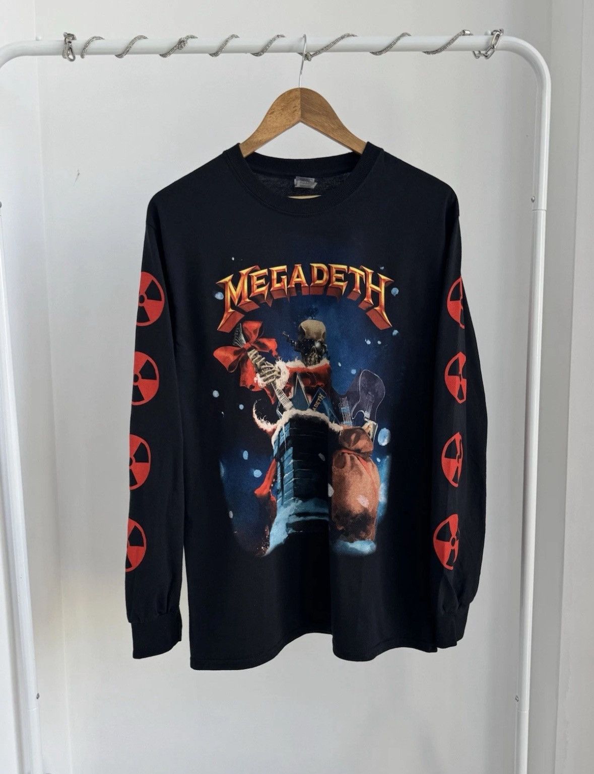 Band Tees Megadeth New Years Santa Klaus Skull Long Sleeve Rock Size M Hoodie, Sweatshirt | PodTeesHub.com