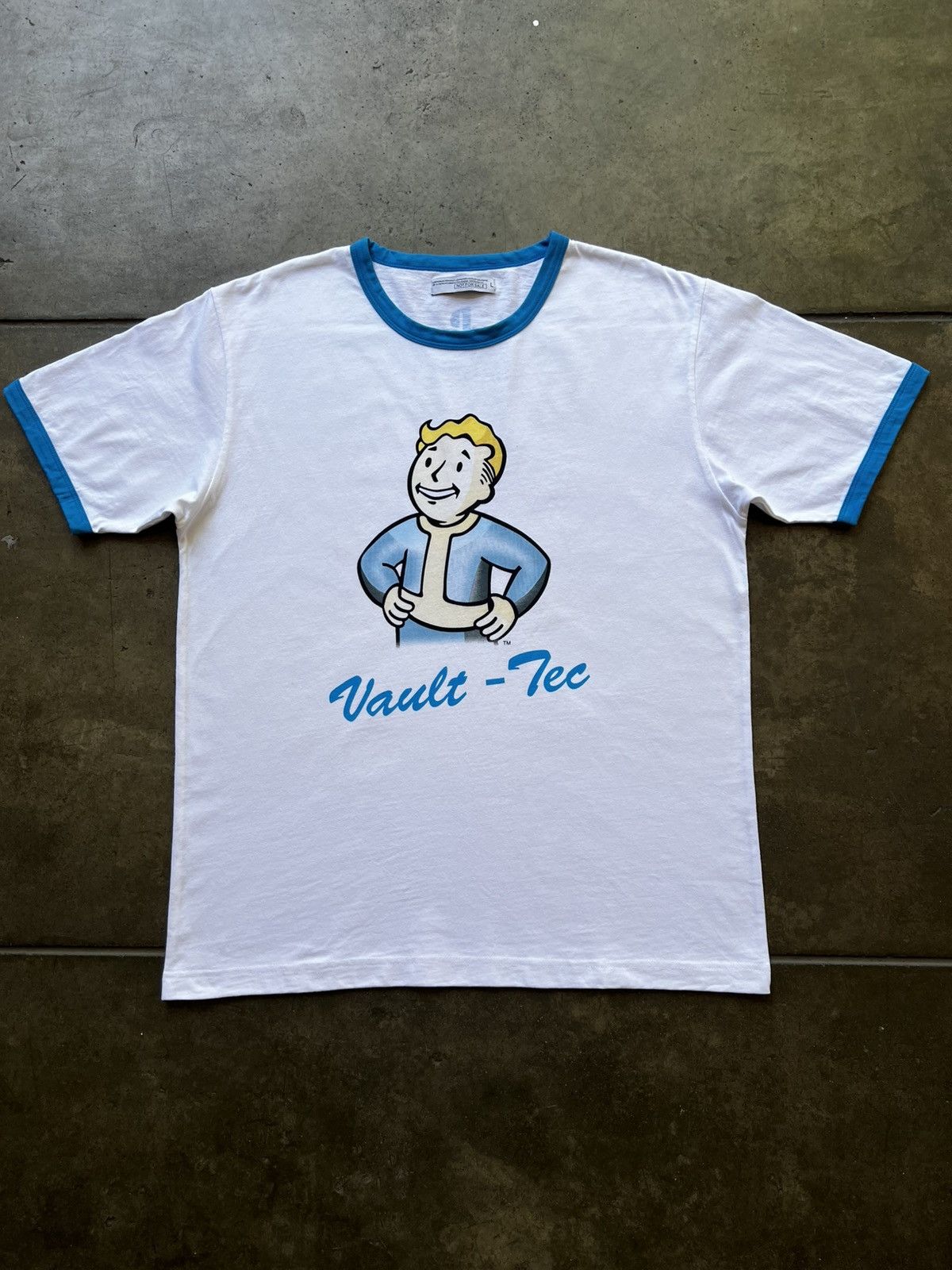 Vintage Rare 2008 Fallout 3 Promo Video Game Tee Shirt Final Fantasy Hoodie, Sweatshirt | PodTeesHub.com