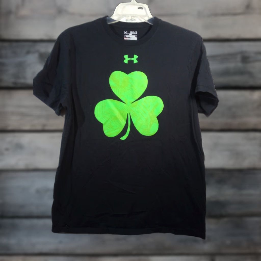 Armour Under Armour L Black Green Shamrock Logo Crew Short Sleeve Heatgear Sports T-Shirts, Hoodie, Sweatshirt