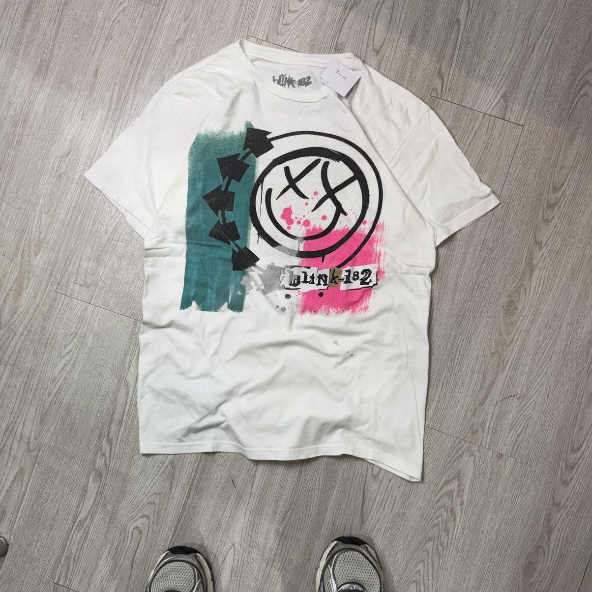 Band Blink 182 Smile Offical Tag T-Shirts, Hoodie, Sweatshirt