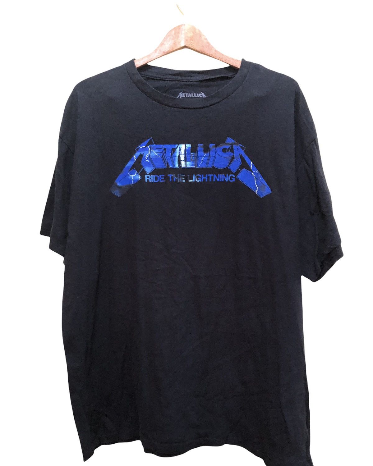 Metallica Ride The Ligthning Xxl Black Tshirt Hoodie, Sweatshirt | PodTeesHub.com