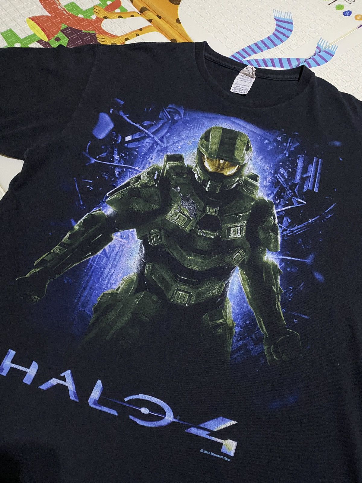 Halo 4 2012 Master Chief Promo Tee Vintage Xbox Hoodie, Sweatshirt | PodTeesHub.com