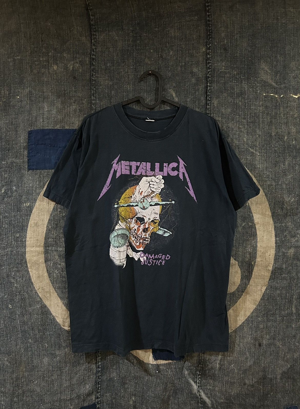 Band Metallica Thrashed Distressed Vintage 90s T-Shirts, Hoodie, Sweatshirt