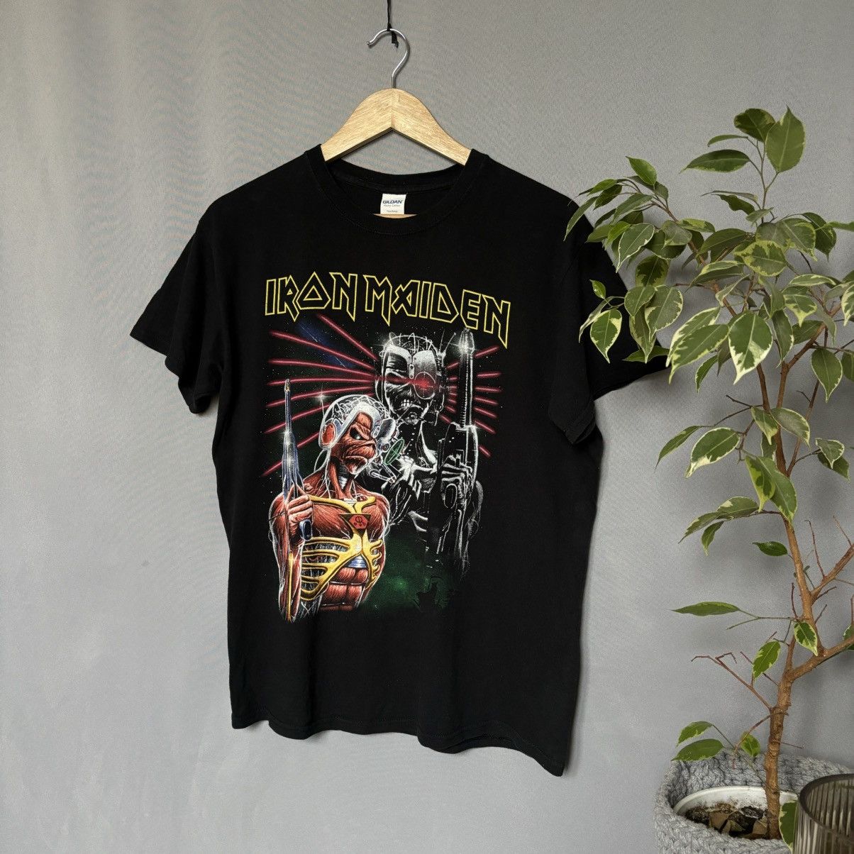 Maiden Iron Maiden Vintage T Shirt Black Medium Hoodie, Sweatshirt | PodTeesHub.com