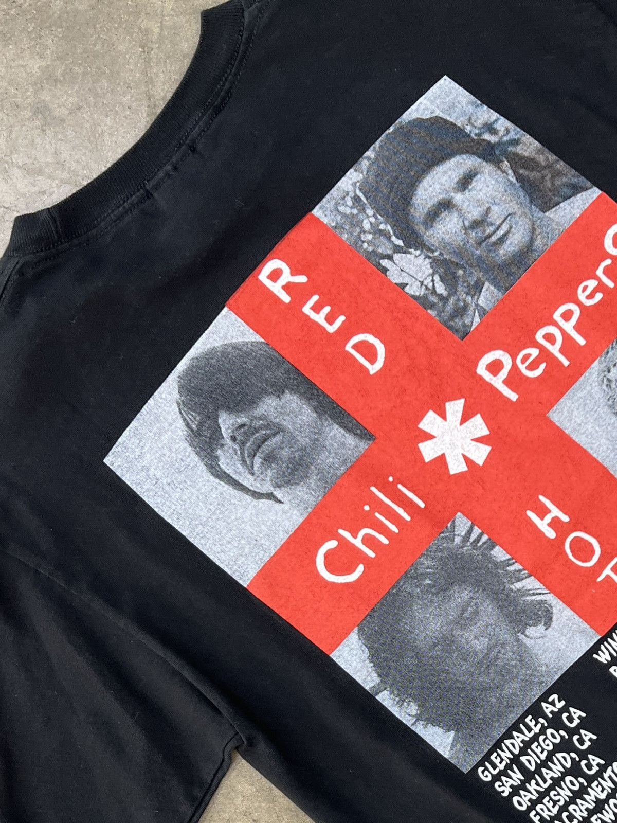 Band Tees Vintage 2006 Red Hot Chilli Peppers Boot Tour Tee Medium Hoodie, Sweatshirt | PodTeesHub.com