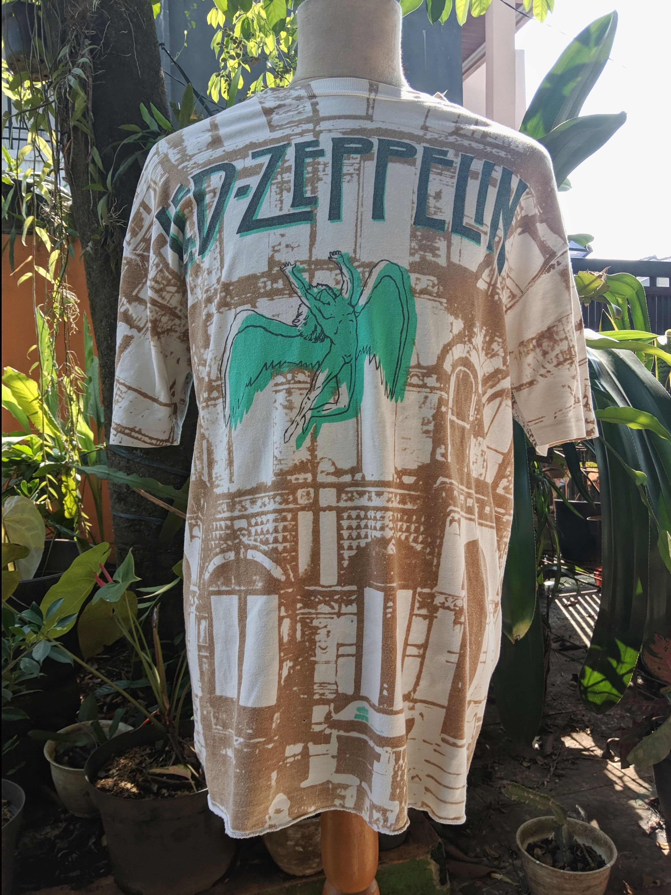 Zeppelin Led Zeppelin Resize L T-Shirts, Hoodie, Sweatshirt