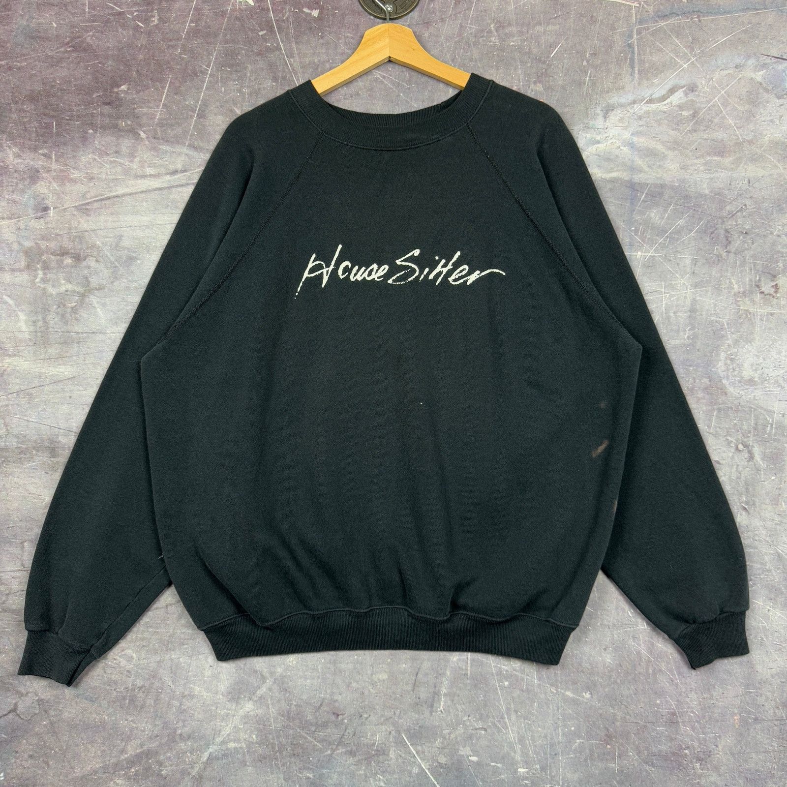 Vintage 80s Black House Sitter Text L 1265 T-Shirts, Hoodie, Sweatshirt