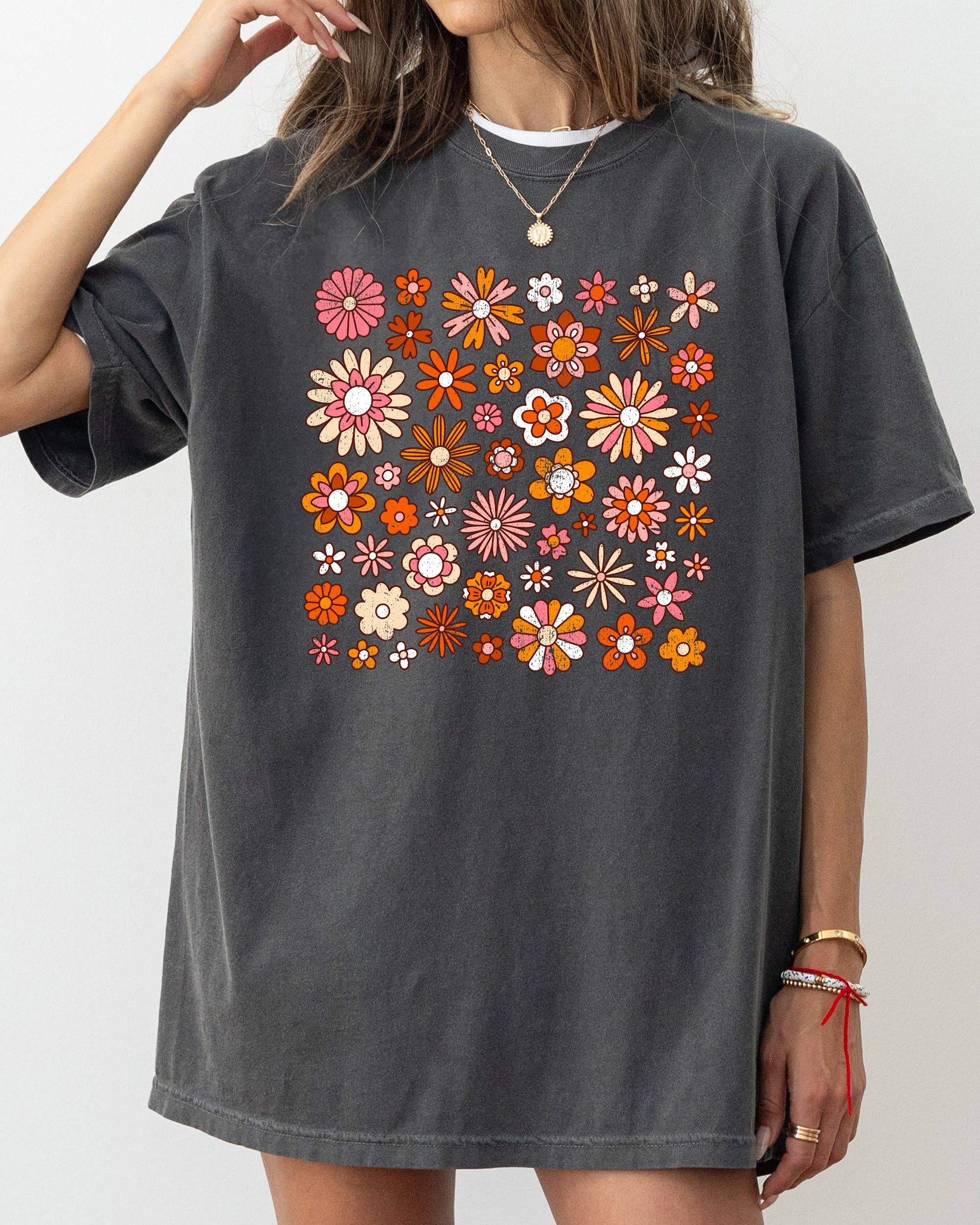 Retro Autumn Flowers, Fall, Thanksgiving, Halloween Shirt Hoodie, Sweatshirt | PodTeesHub.com