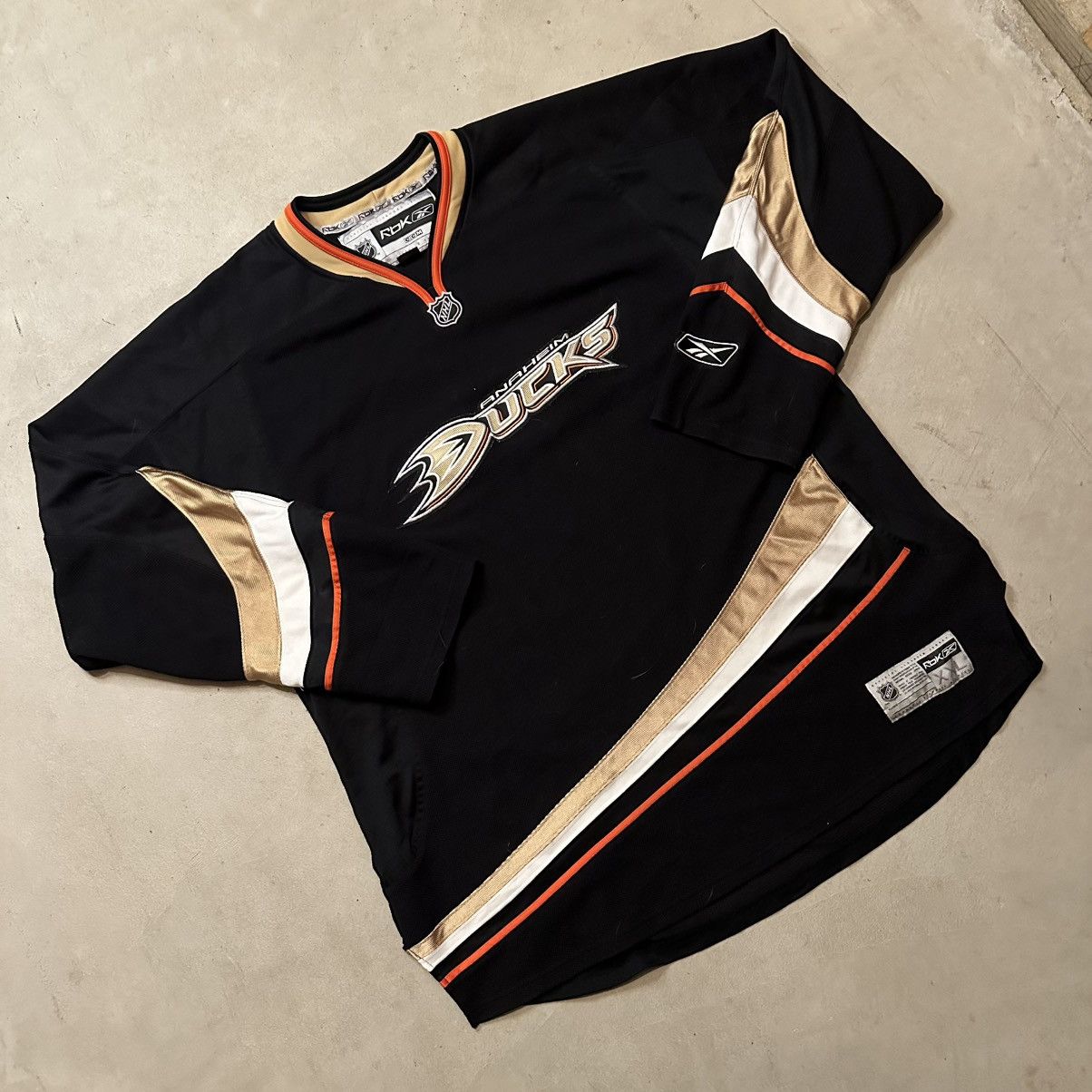 Reebok Vintage Y2k Black Nhl Anaheim Ducks Hockey Jersey Size Xxl T-Shirts, Hoodie, Sweatshirt | PodTeesHub.com