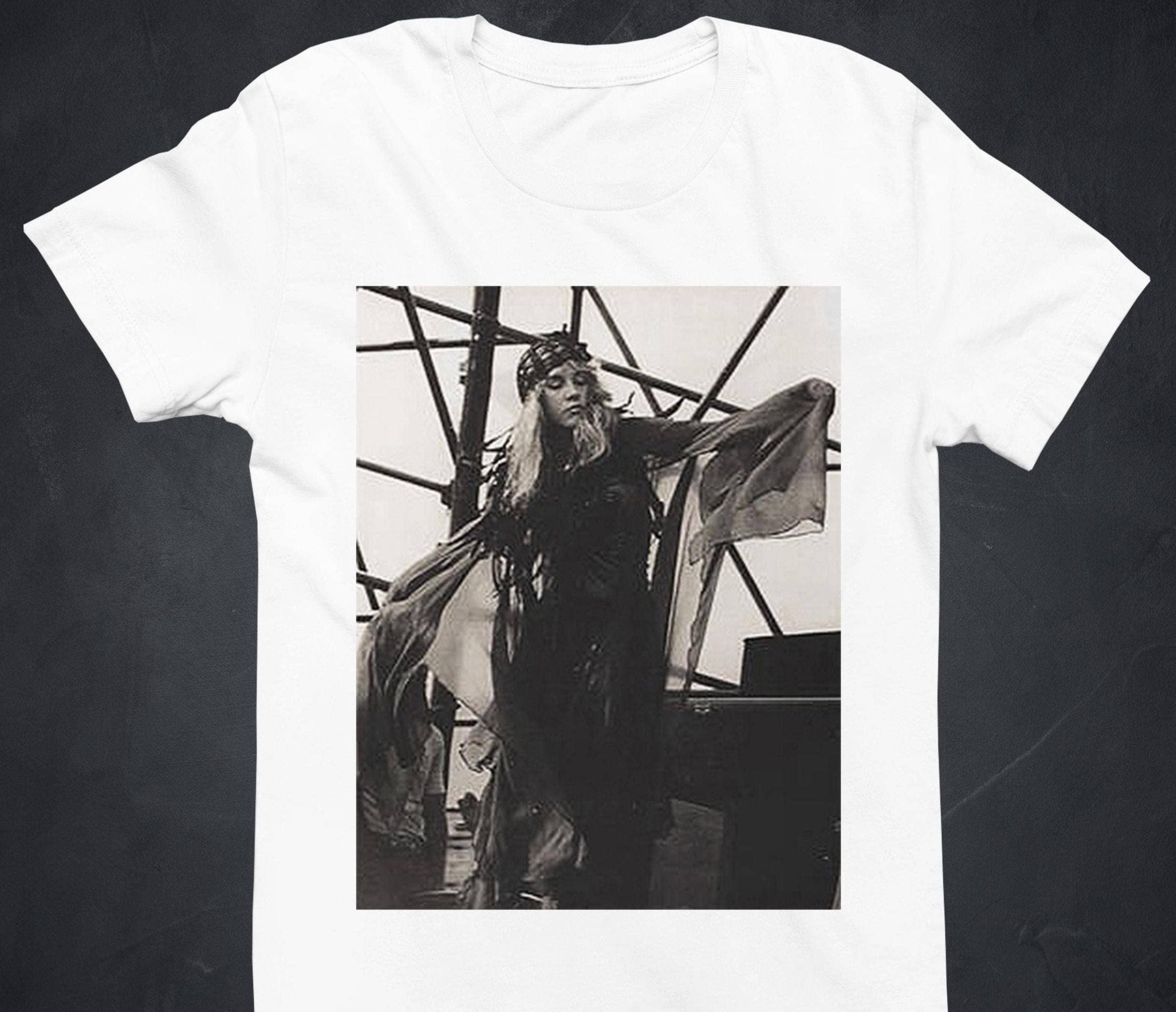 Stevie Nicks Woman Tshirt Men Tshirt Sweatshirt Hoodie | PodTeesHub.com