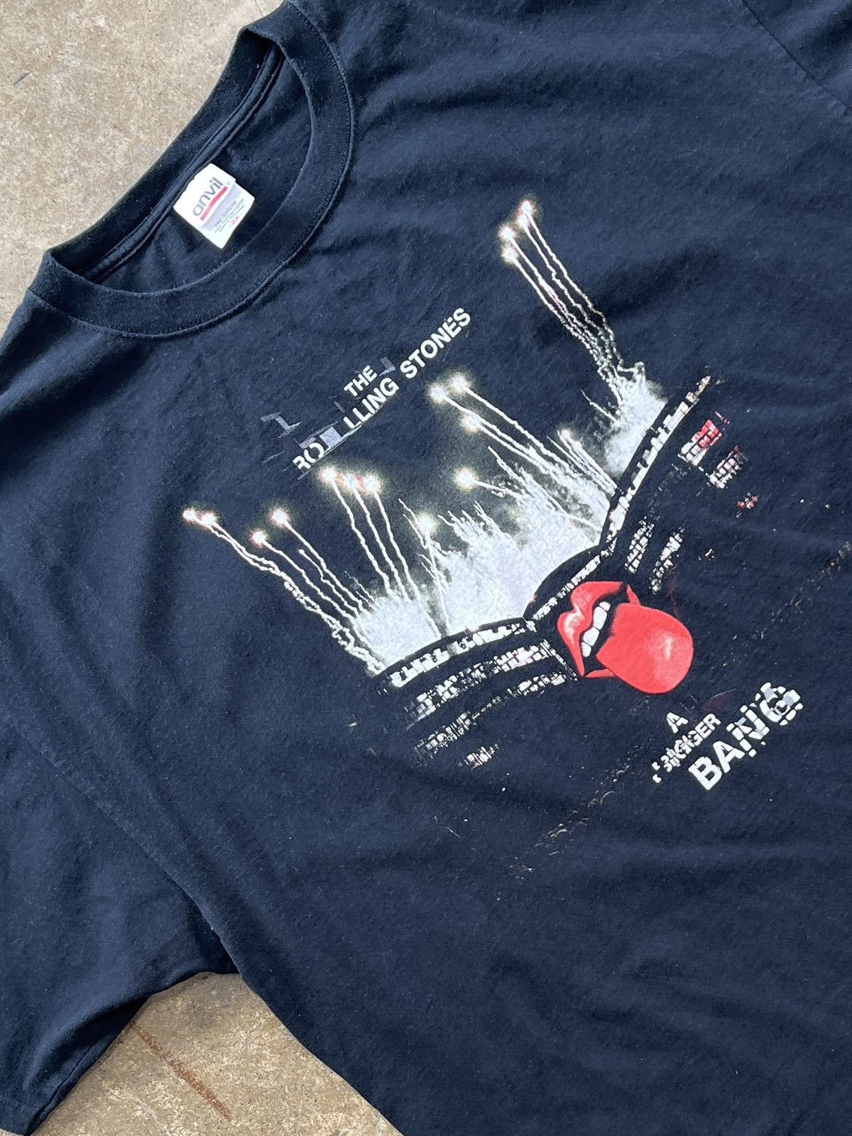 Band Tees Vintage 2005 The Rolling Stone Bigger Bang Concert Tee Xxl Hoodie, Sweatshirt | PodTeesHub.com