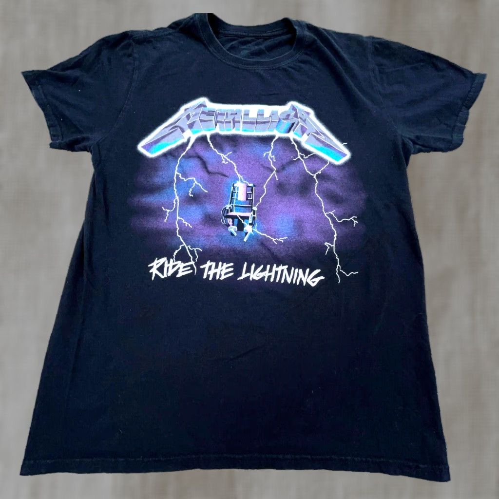 Etro Vintage Metallica Shirt Medium Black Band T Concert Rock Retro Lightning T-Shirts, Hoodie, Sweatshirt