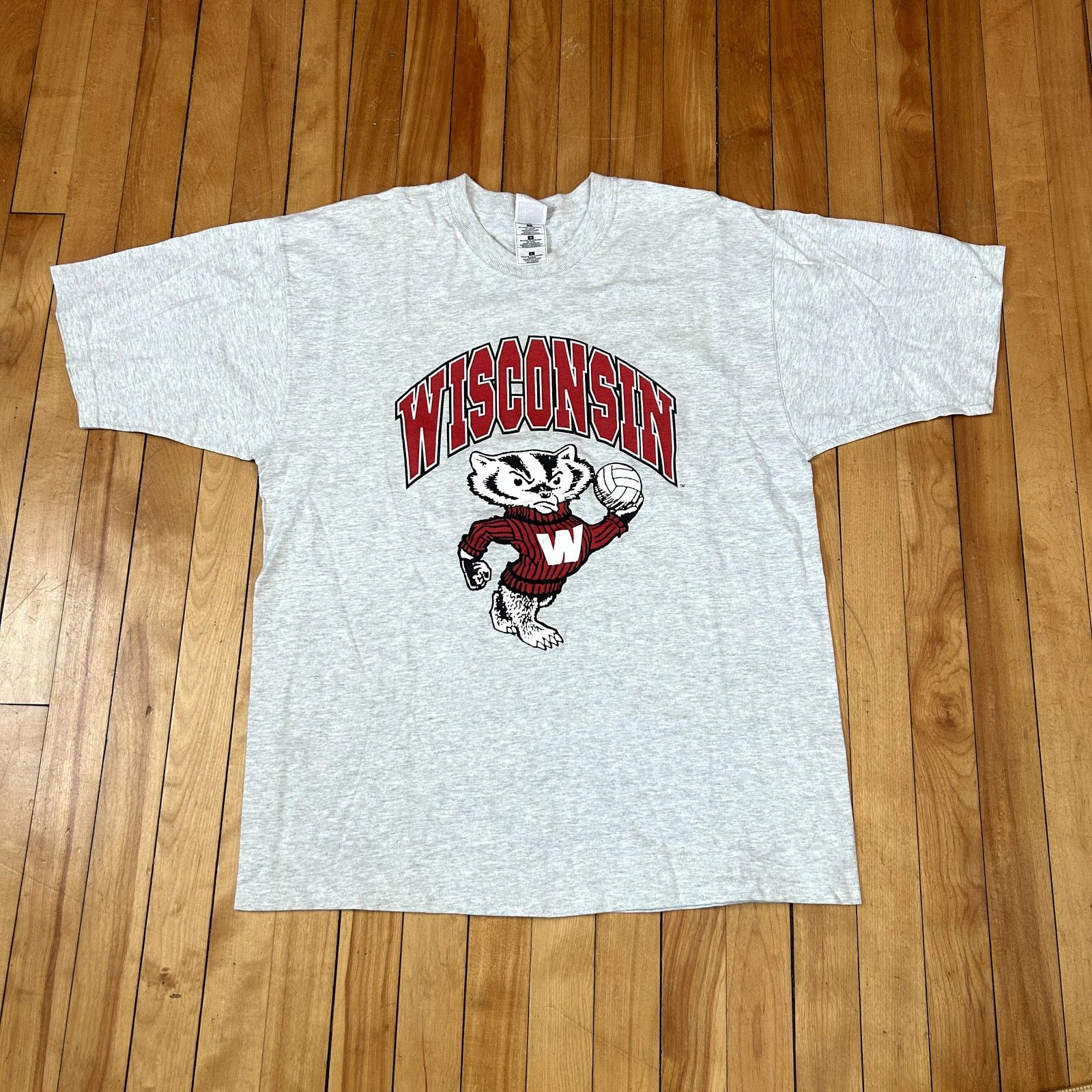 Fruit Of The Loom Vintage 90s Wisconsin Volleyball T Shirt Large Hoodie, Sweatshirt | PodTeesHub.com