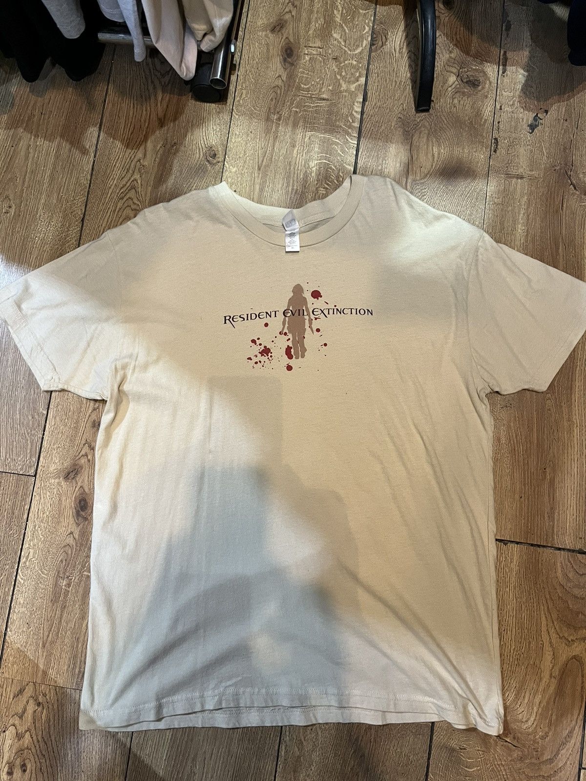 Vintage Rare Resident Evil Extinction Movie Game Promotion Tee Hoodie, Sweatshirt | PodTeesHub.com