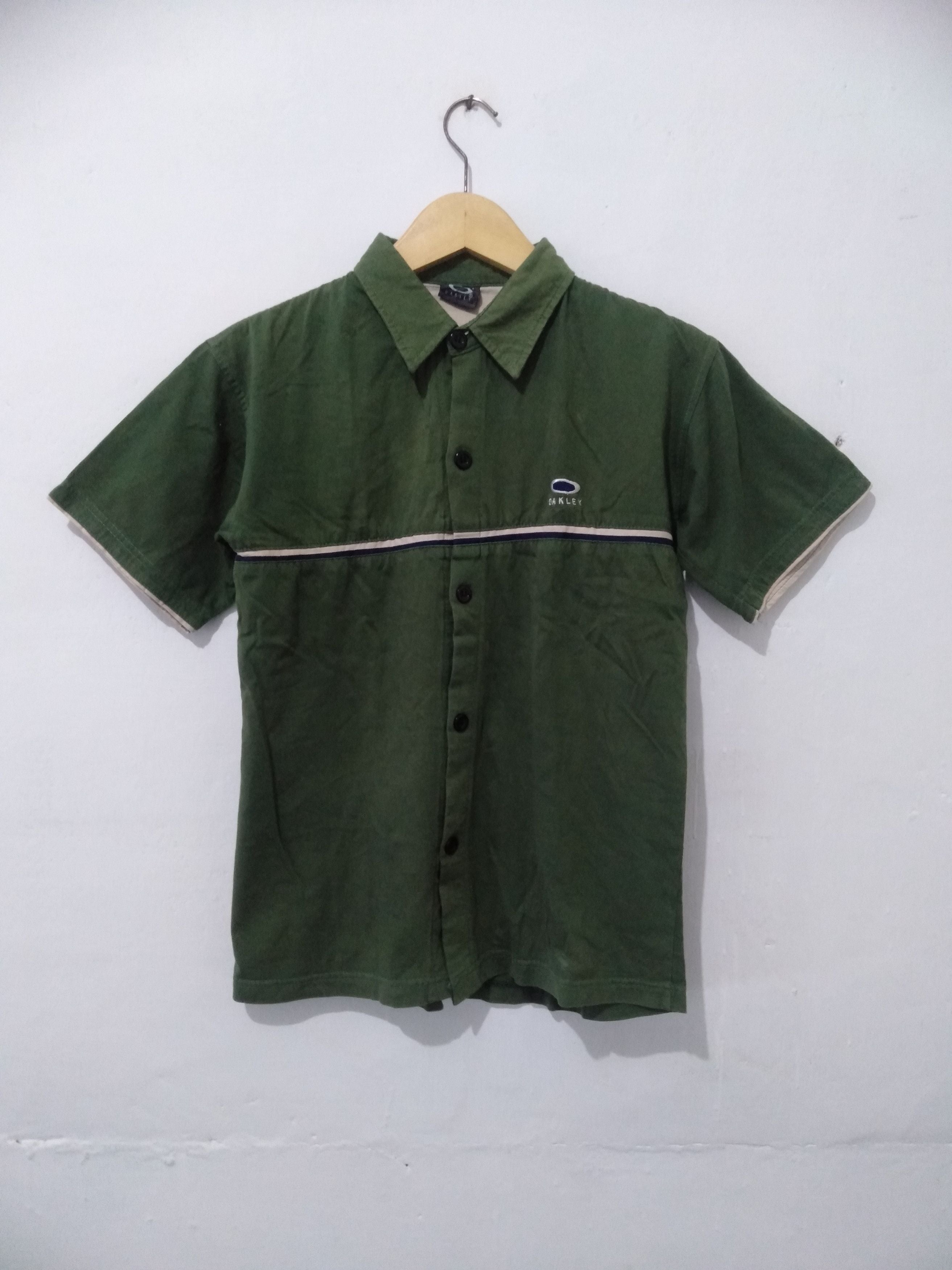 Other Vintage Y2k Oakley T Shirt Rare Retro Hype Hoodie, Sweatshirt | PodTeesHub.com