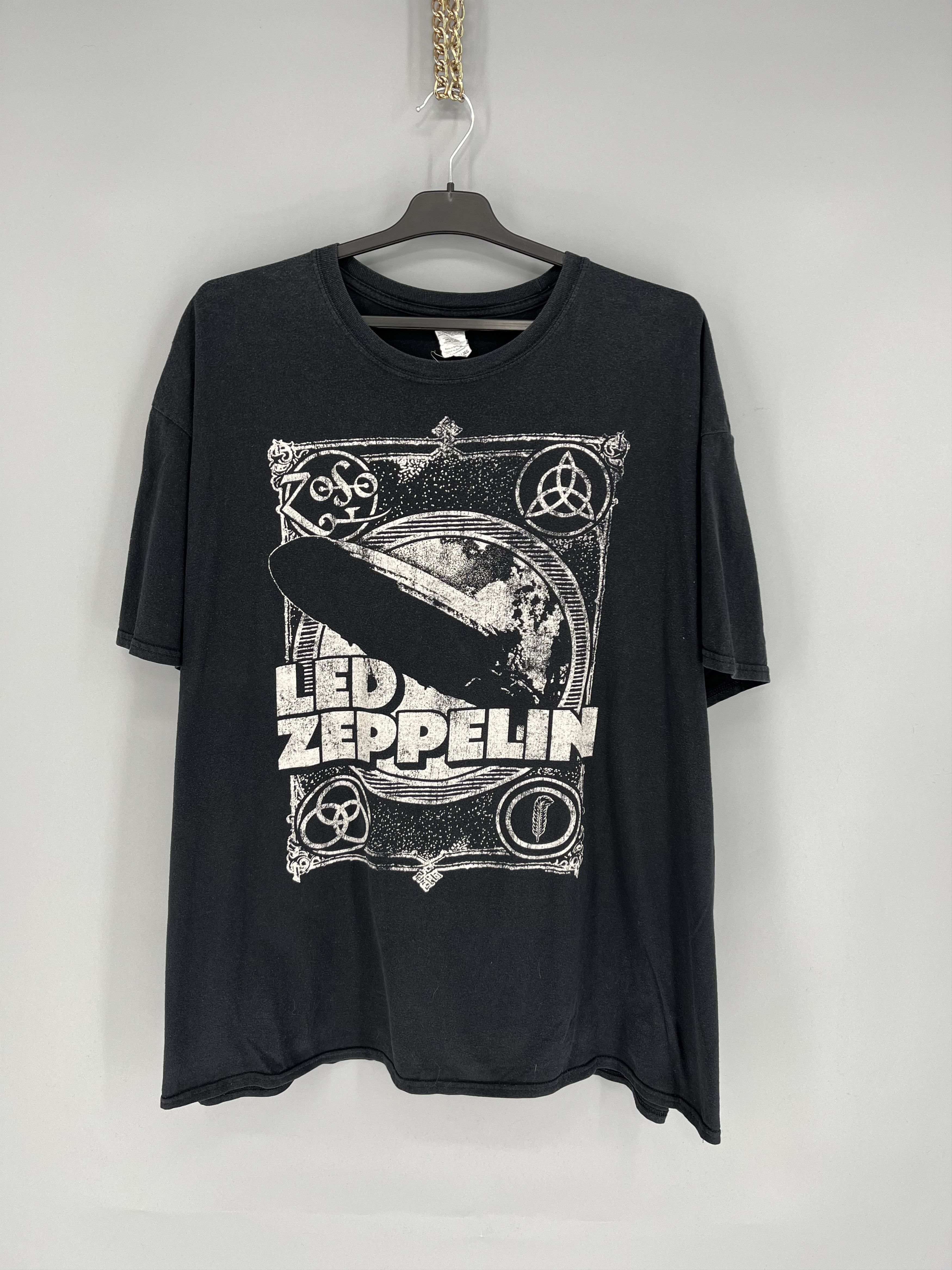 Band Tees Vintage Y2k 00s Led Zeppelin Zoso Band T Shirt Size 3xl Hoodie, Sweatshirt | PodTeesHub.com