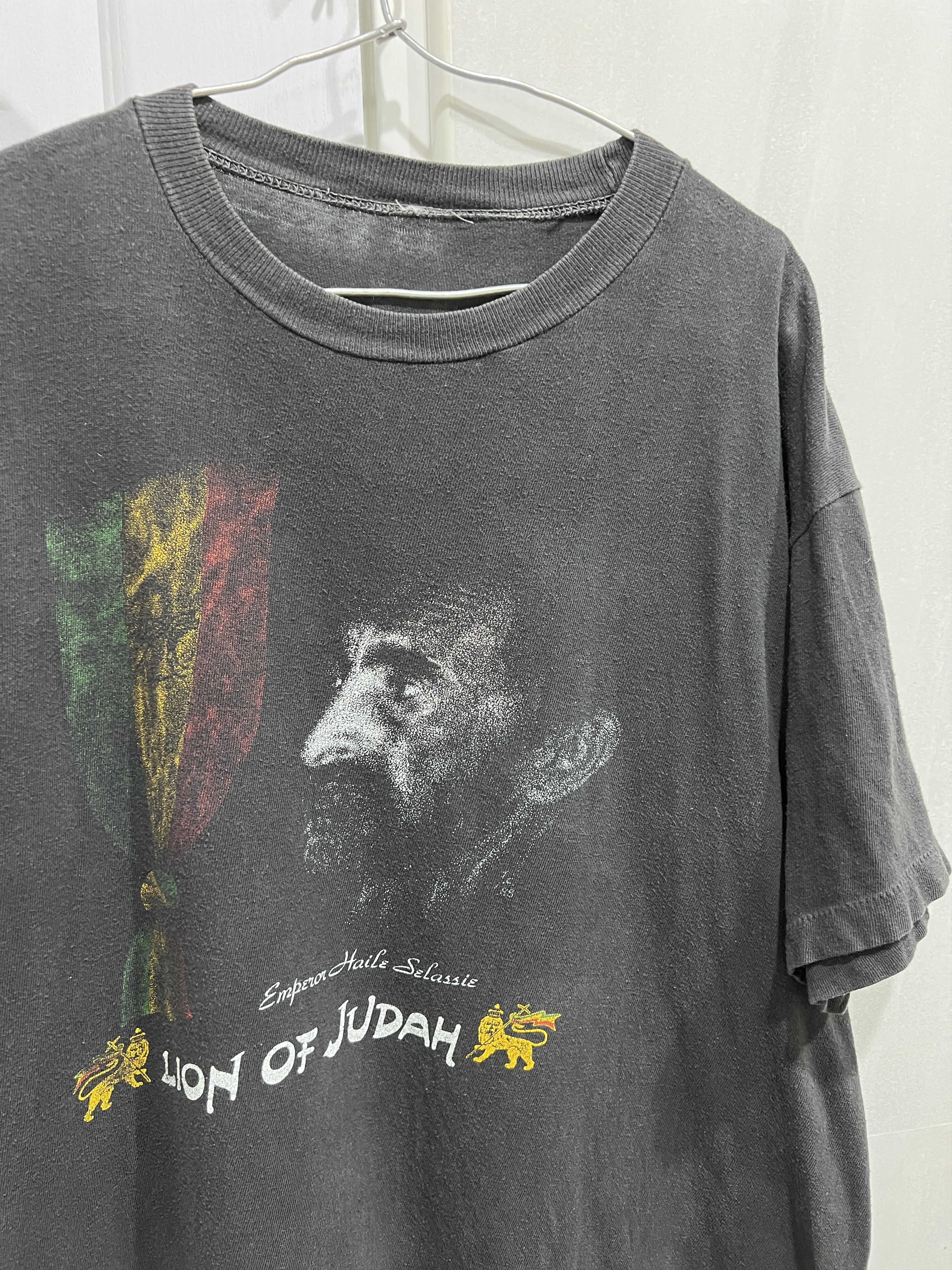 Rap Tees X Vintage 90s Emperor Haile Selassie Lion Of Judah Tee Faded Thrashed Hoodie, Sweatshirt | PodTeesHub.com