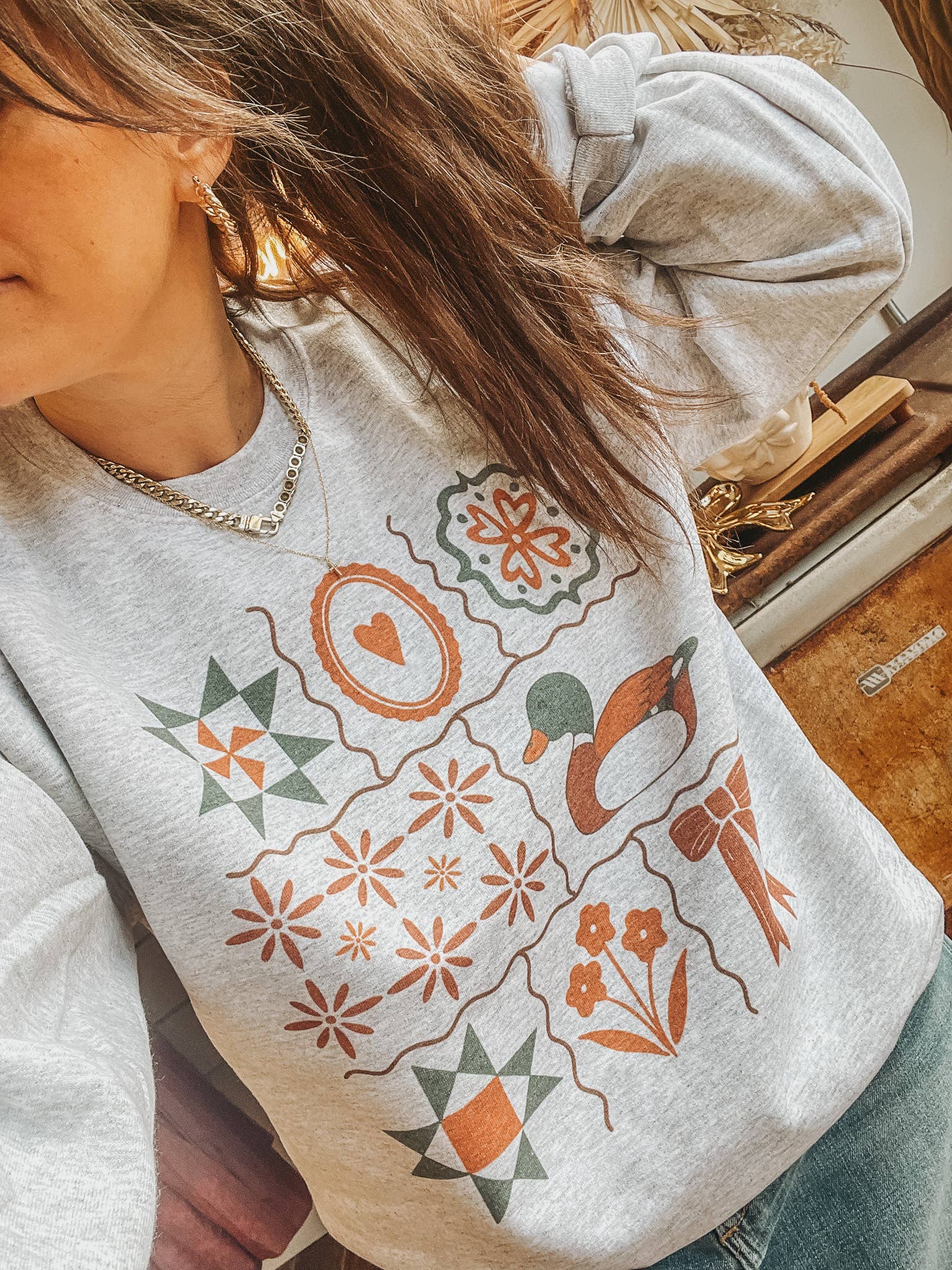 Vintage Quilt Mallard Thrifting Crew Neck Sweatshirt T-Shirts, Hoodie | PodTeesHub.com