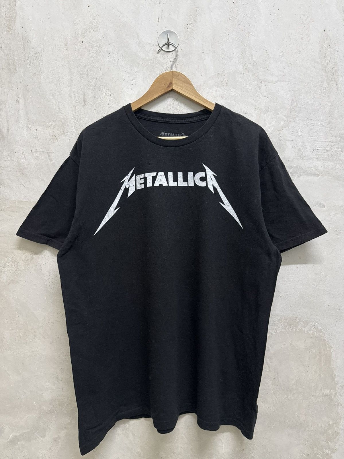 2000s Metallica Band Tshirt Hoodie, Sweatshirt | PodTeesHub.com