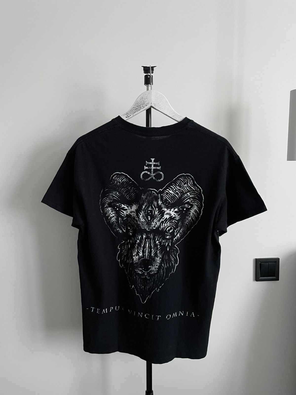 Band Tees Vintage Y2k Tempu Vincit Omnia Band Metal T Shirt Rare Hoodie, Sweatshirt | PodTeesHub.com