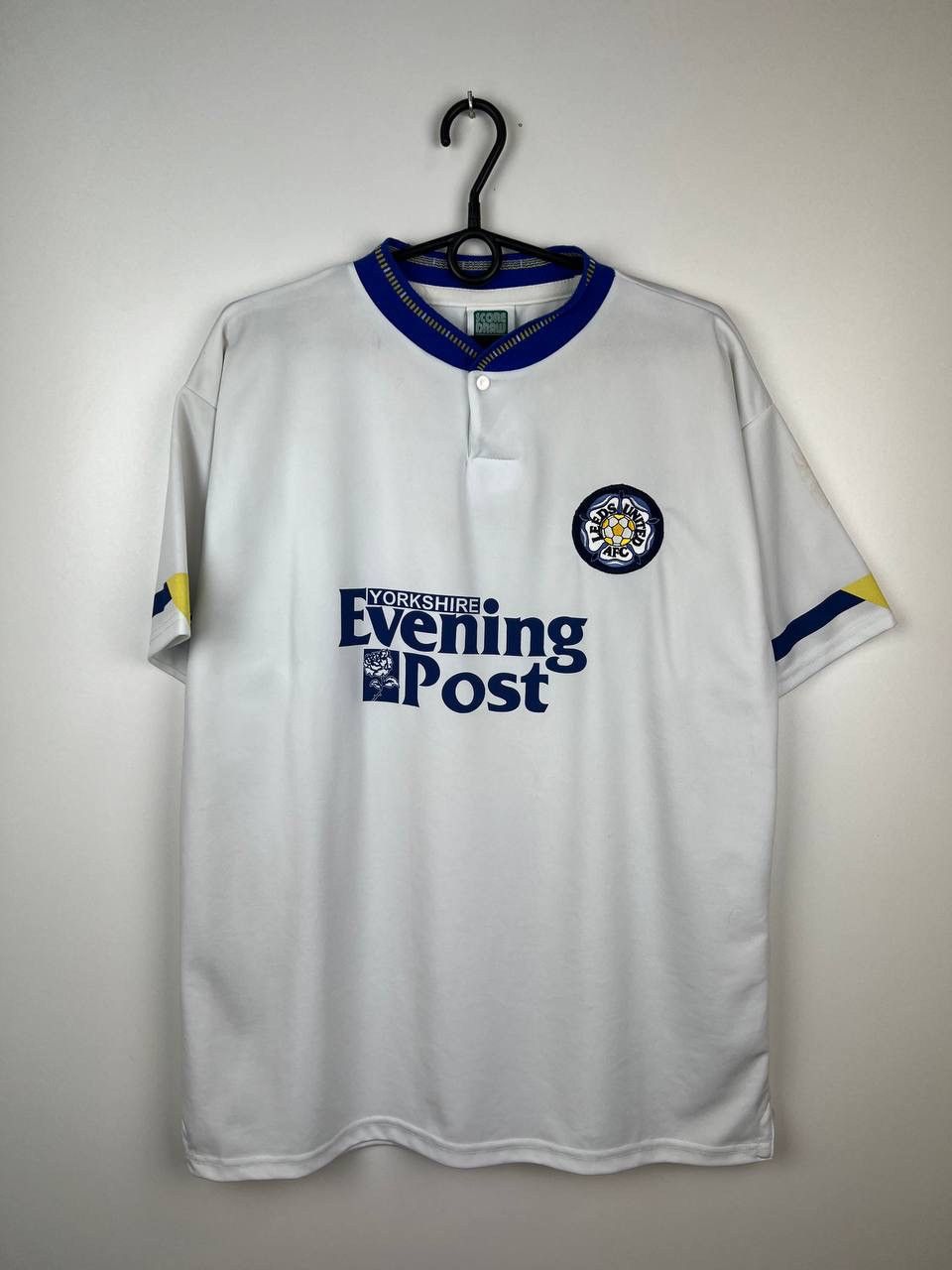 Vintage Leeds United Official Retro Soccer T Shirts Size L Hoodie, Sweatshirt | PodTeesHub.com
