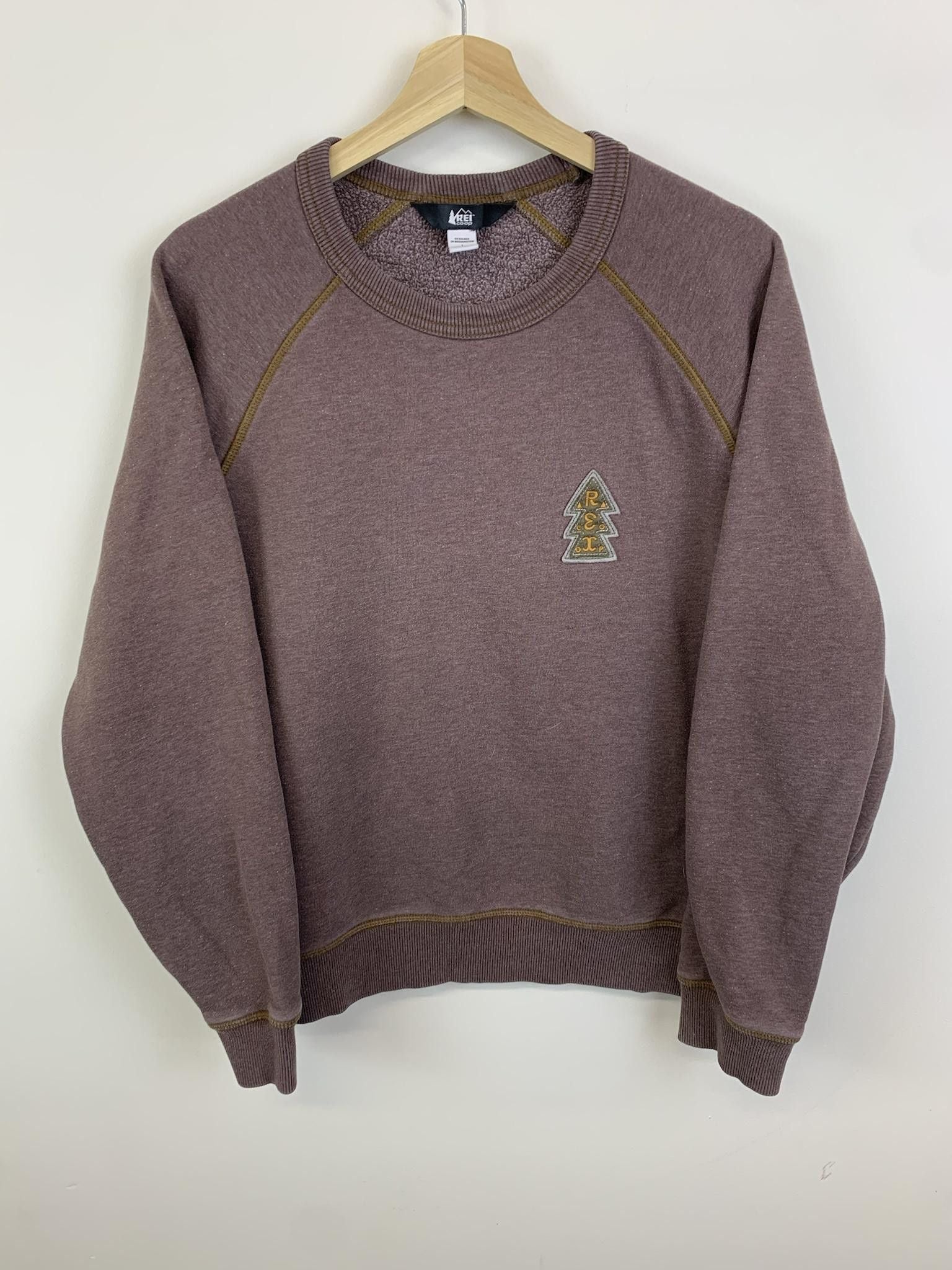 Vintage Crewneck Rei Chest Hit Crewneck T-Shirts, Hoodie, Sweatshirt | PodTeesHub.com