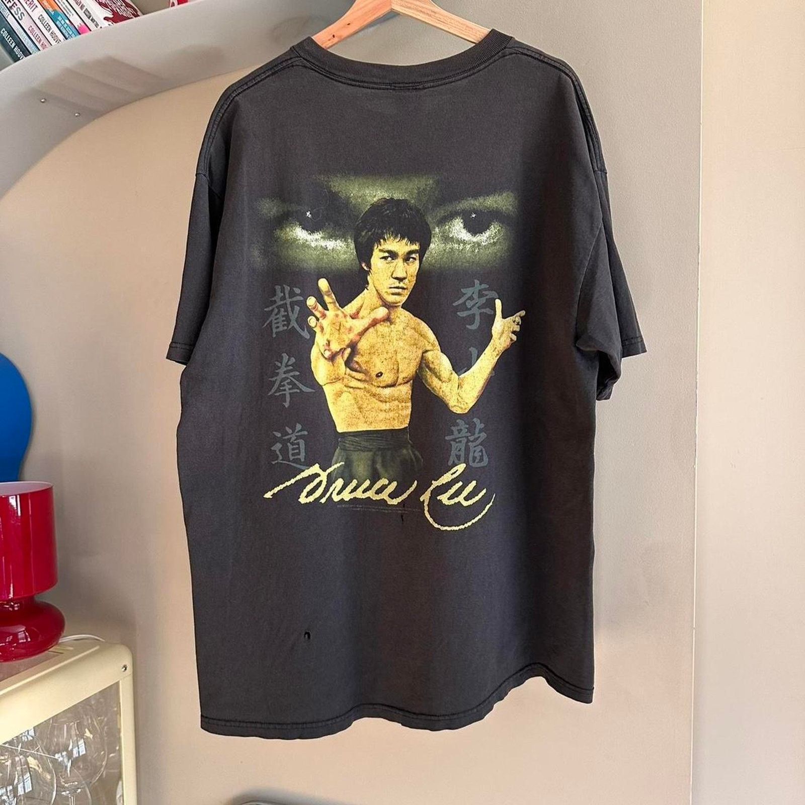 Rap Tees X Vintage Vintage Bruce Lee Shirt Hoodie, Sweatshirt | PodTeesHub.com