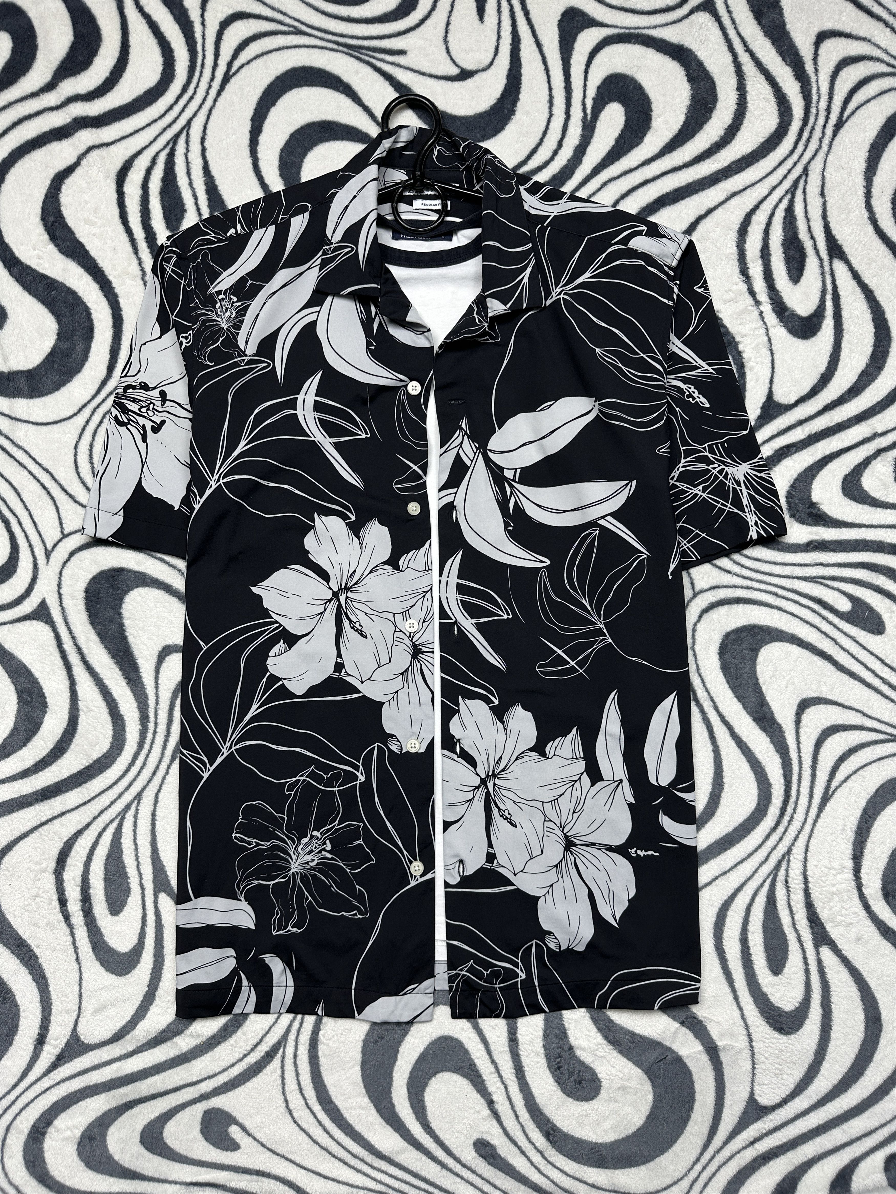 Zara Vintage Mens Hawaiian Shirt Y2k Aloha Hoodie, Sweatshirt | PodTeesHub.com