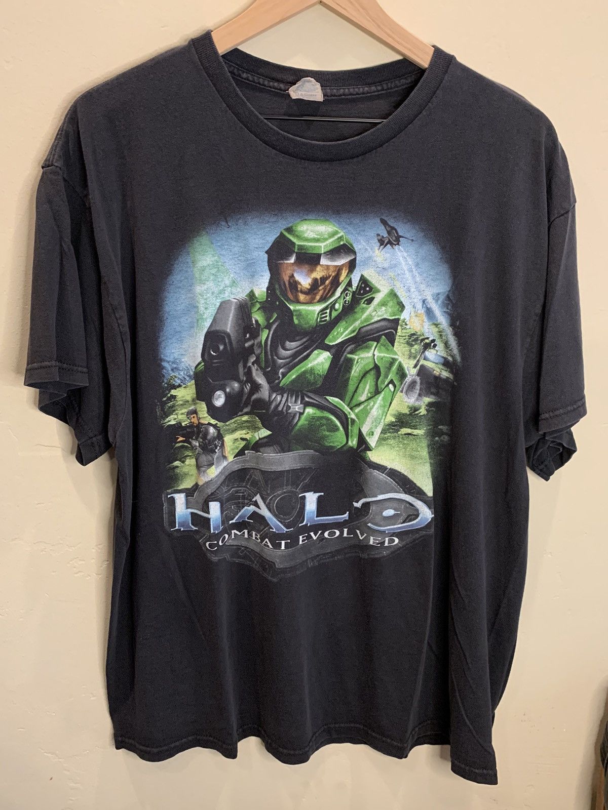 Rare Vintage 2001 Halo Combat Evolved Video Game Promo Shirt Hoodie, Sweatshirt | PodTeesHub.com