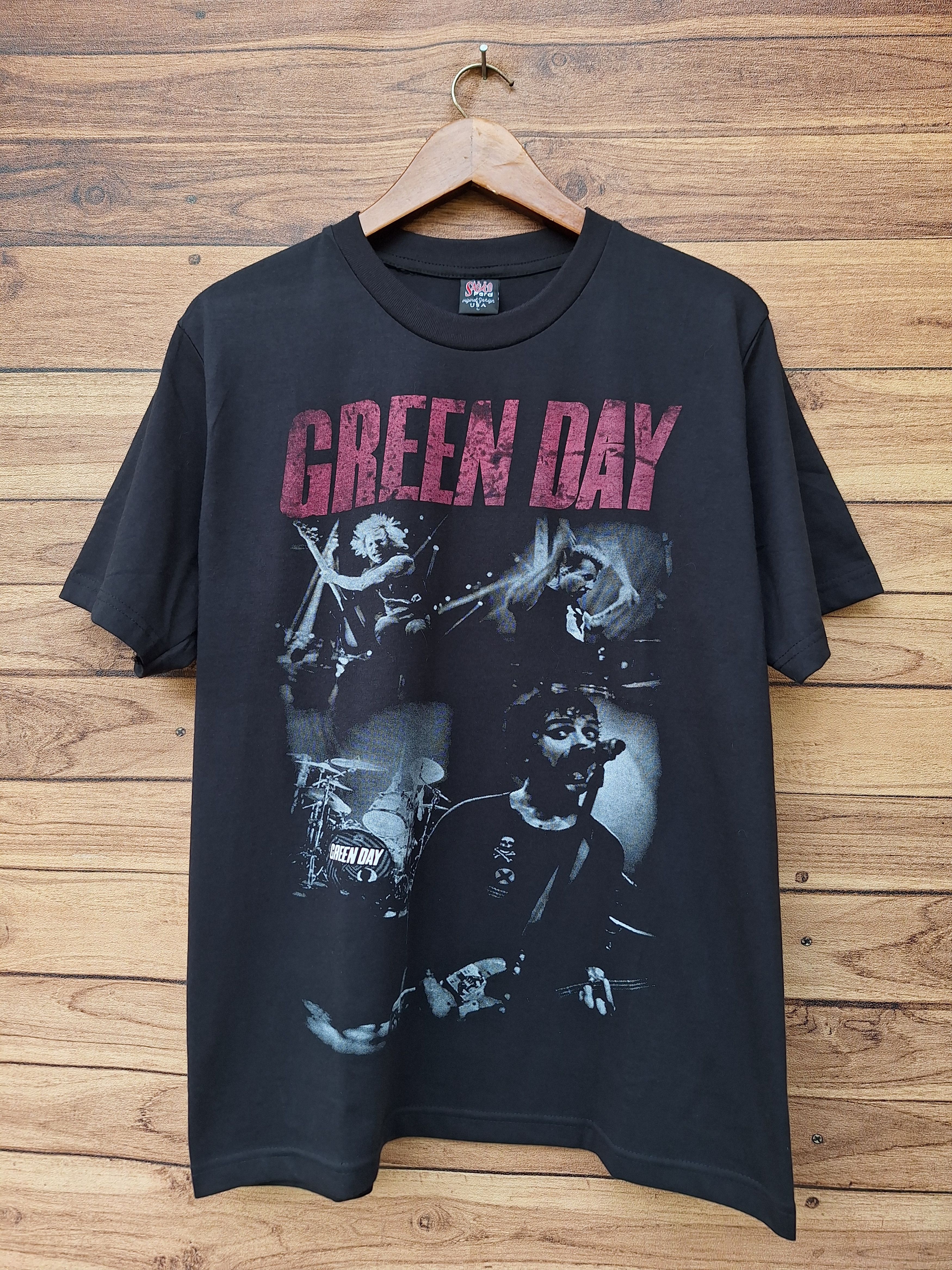 Rare Vintage Green Day Album Era American Idiot Punk Tee Hoodie, Sweatshirt | PodTeesHub.com