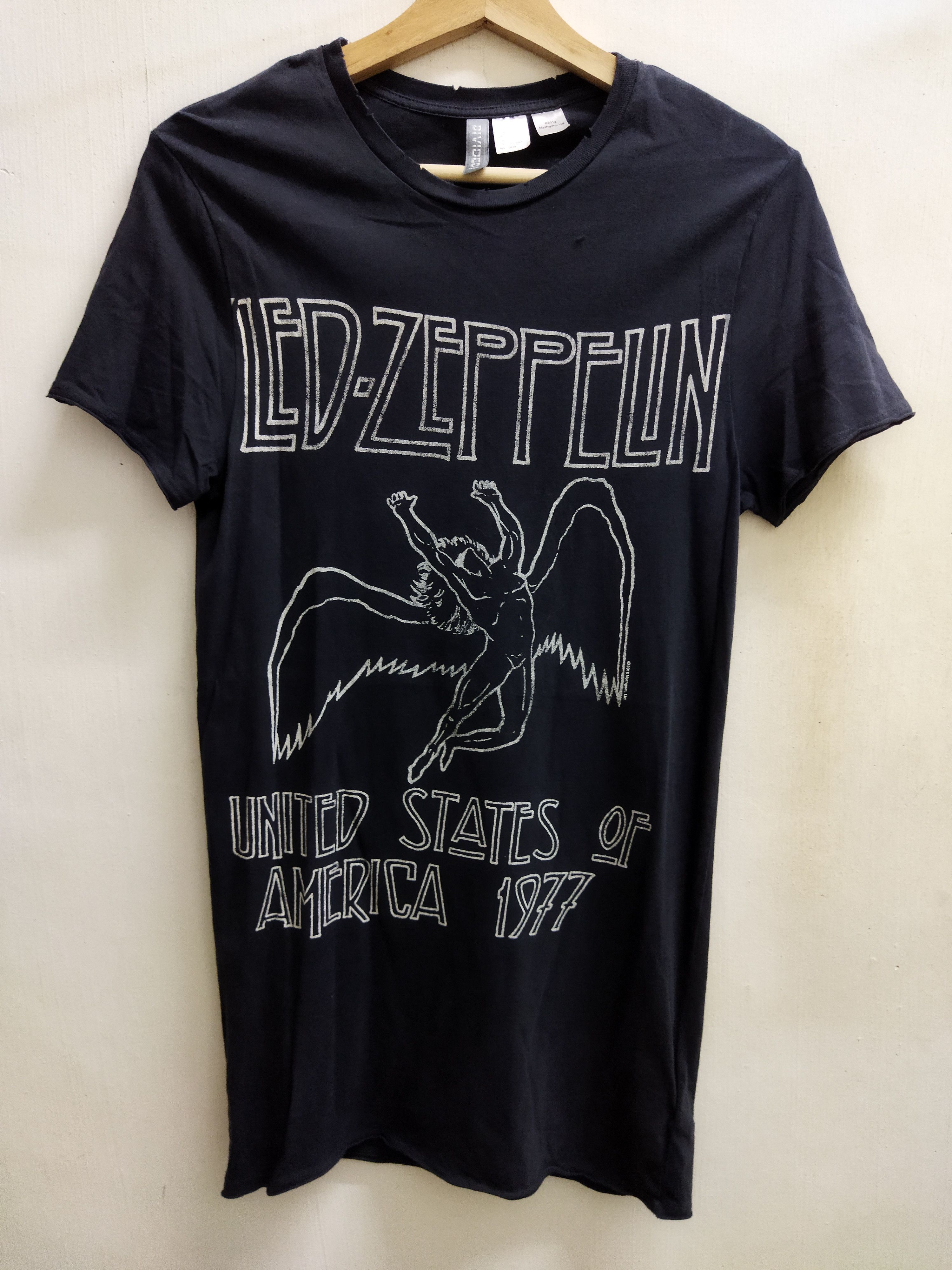 H M X Led Zeppelin Led Zeppelin Distressed Design Tee Hoodie, Sweatshirt | PodTeesHub.com