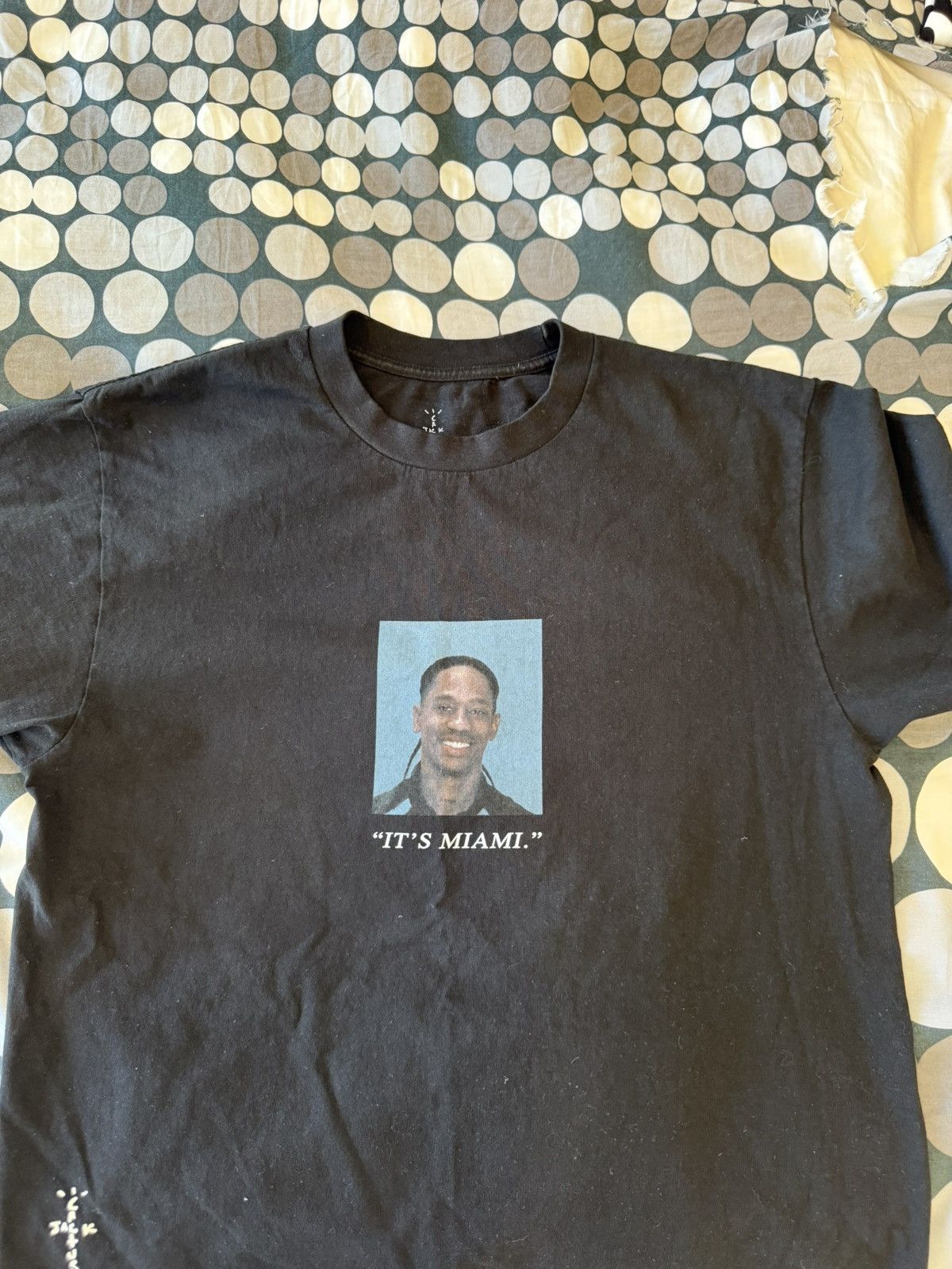 Scott Travis Scott It S Miami Tee Hoodie, Sweatshirt | PodTeesHub.com
