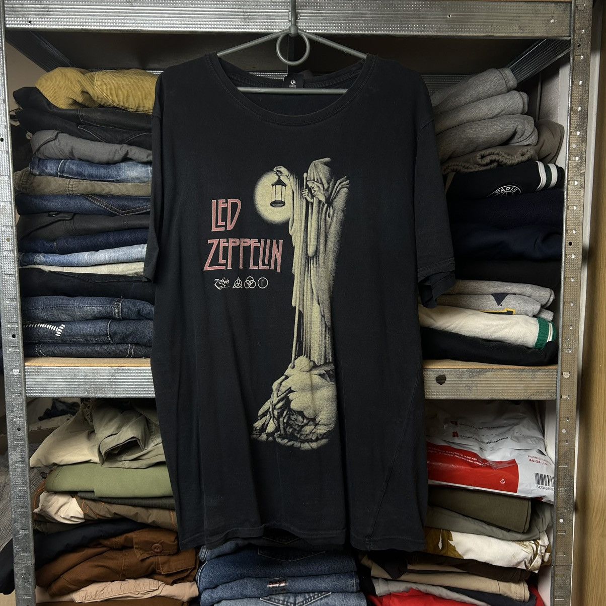 Band Vintage Led Zeppelin 2019 Big Logo Rock Band T-Shirts, Hoodie, Sweatshirt