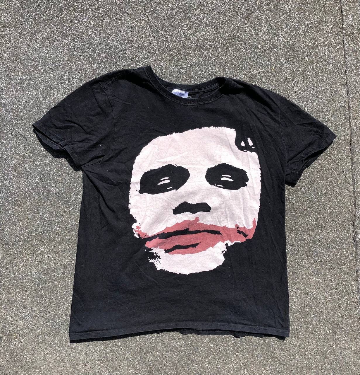 Vintage The Dark Knight Vintage Promo Tee Joker 2008 Hoodie, Sweatshirt | PodTeesHub.com