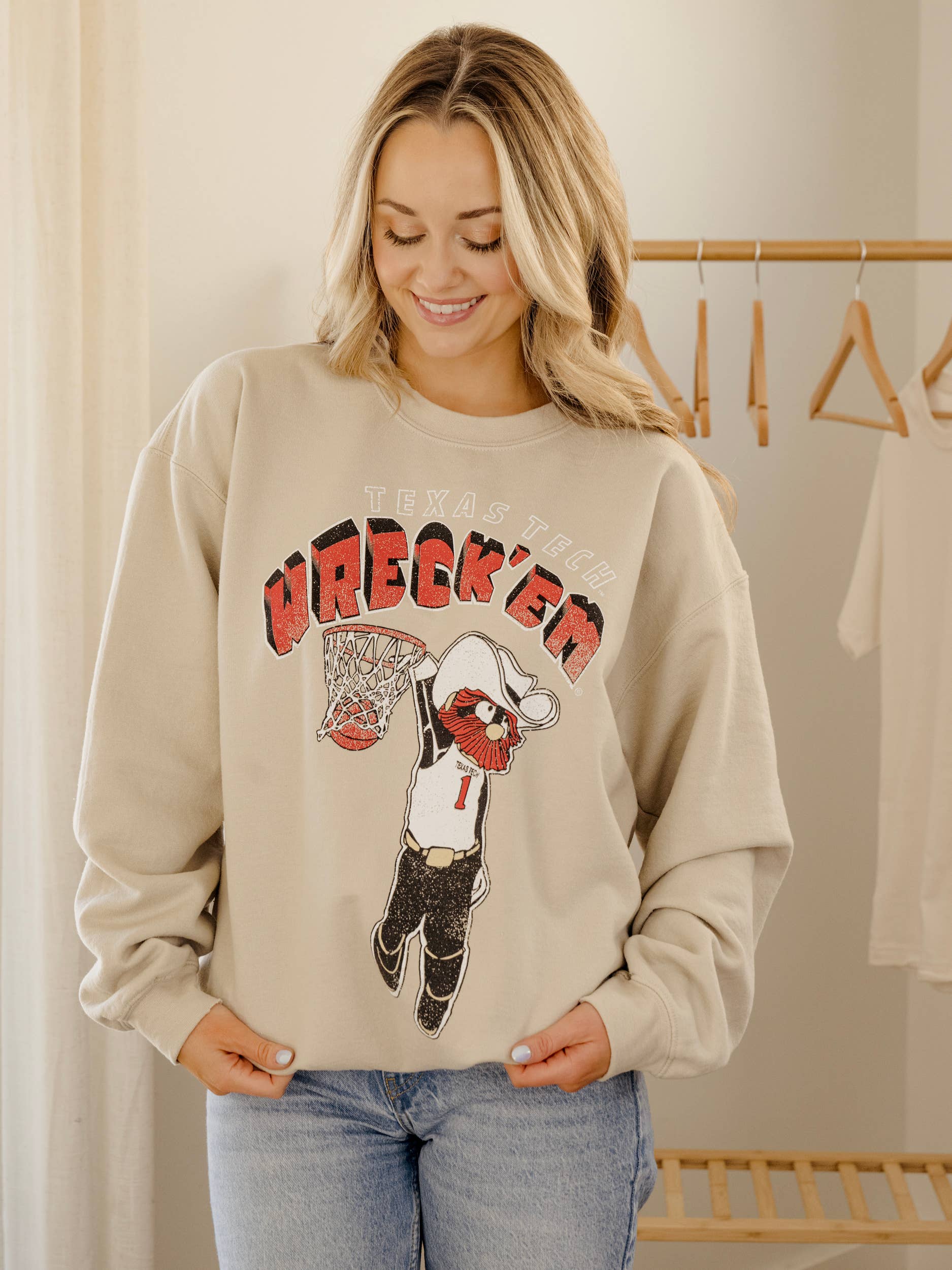 Texas Tech Basketball Mascot Dunk Sand Thrifted Sweatshirt T-Shirts, Hoodie | PodTeesHub.com