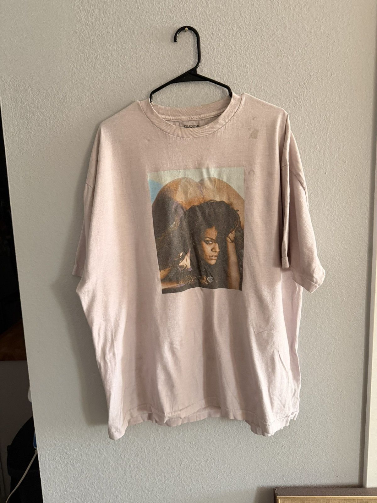 Rap Tees Rare Vintage Rihanna Bootleg Rap Tee Hoodie, Sweatshirt | PodTeesHub.com