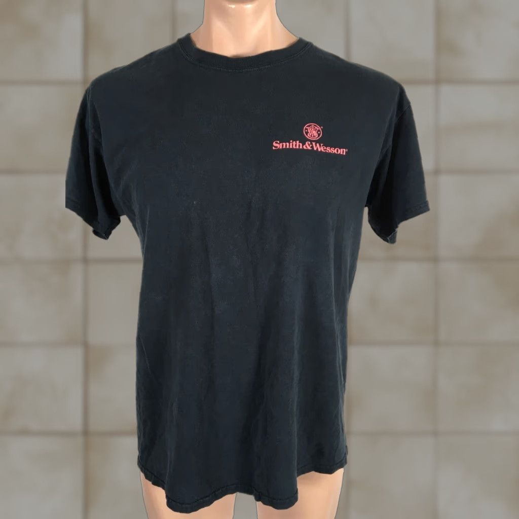 Vintage Smith Wesson Tee Shirt Outdoor 1990s Black Red Crew Neck Short Sleeve Men 2xl T Shir Hoodie, Sweatshirt