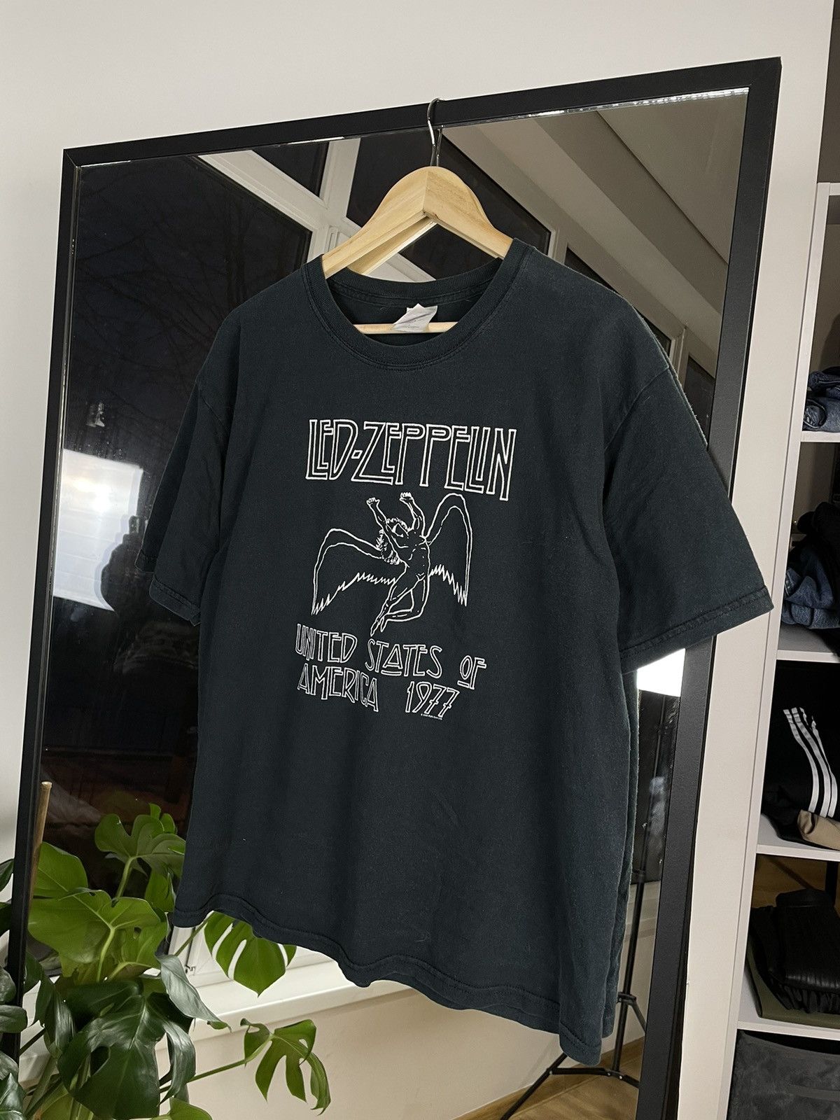 Zeppelin Led Zeppelin 2000 Vintage T Shirt Hoodie, Sweatshirt | PodTeesHub.com