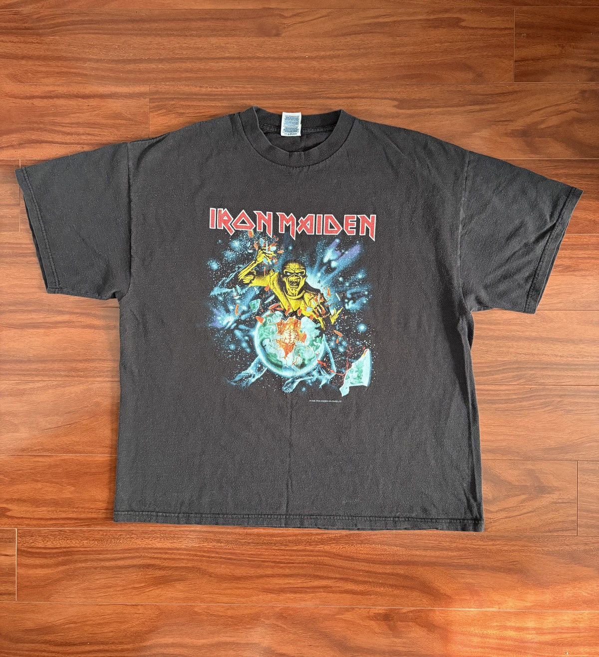 Maiden Vintage Iron Maiden Eddie Rips Up North America Tee L Hoodie, Sweatshirt | PodTeesHub.com