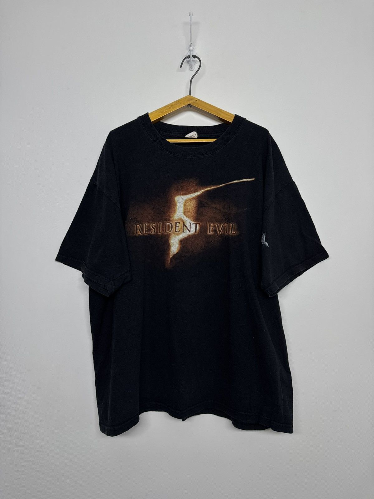 Anvil Vintage Y2k Resident Evil 5 Game Tee Hoodie, Sweatshirt | PodTeesHub.com
