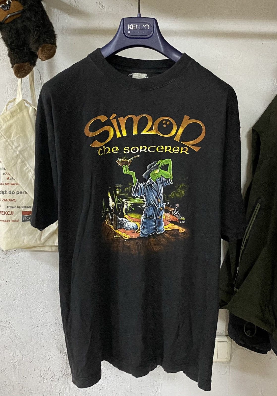 Gaming Vintage 1993 Simon The Sorcerer Game Tee Hoodie, Sweatshirt | PodTeesHub.com